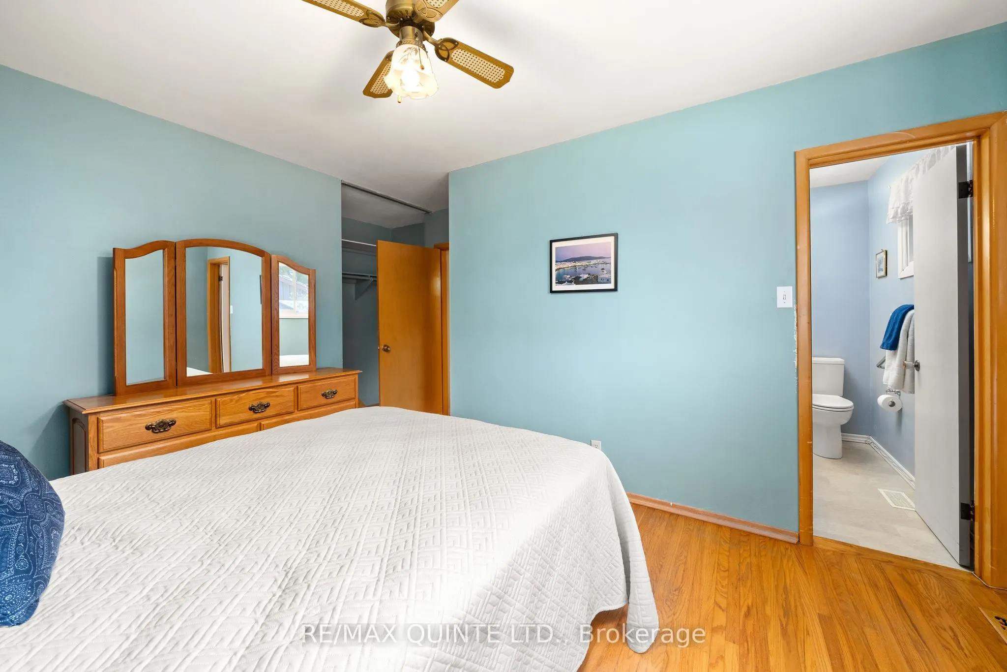 263 College Street W