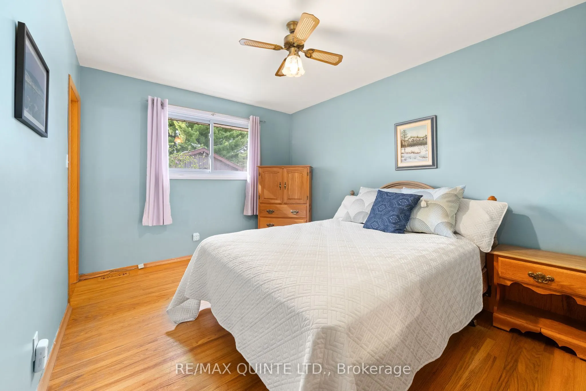 263 College Street W
