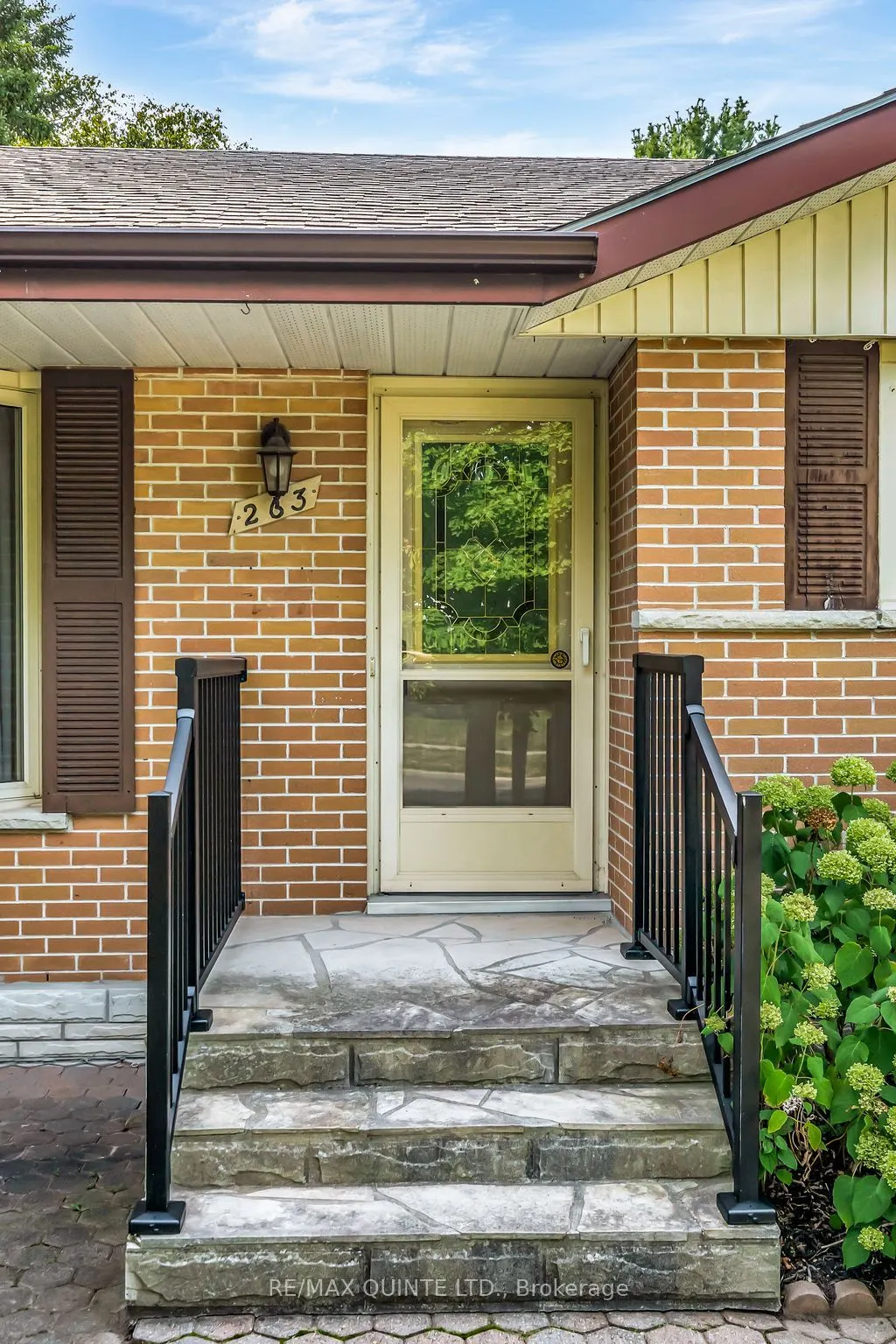 263 College Street W