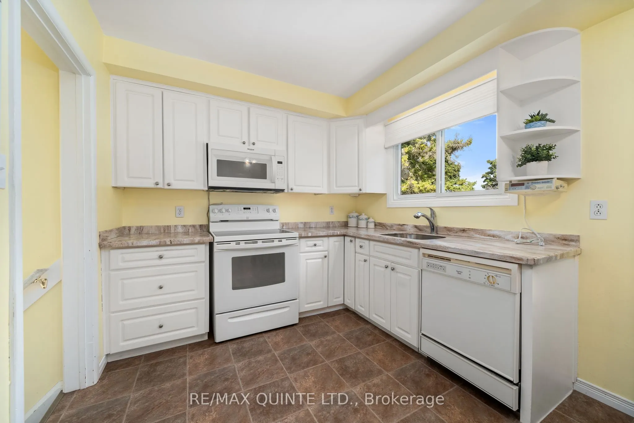 263 College Street W
