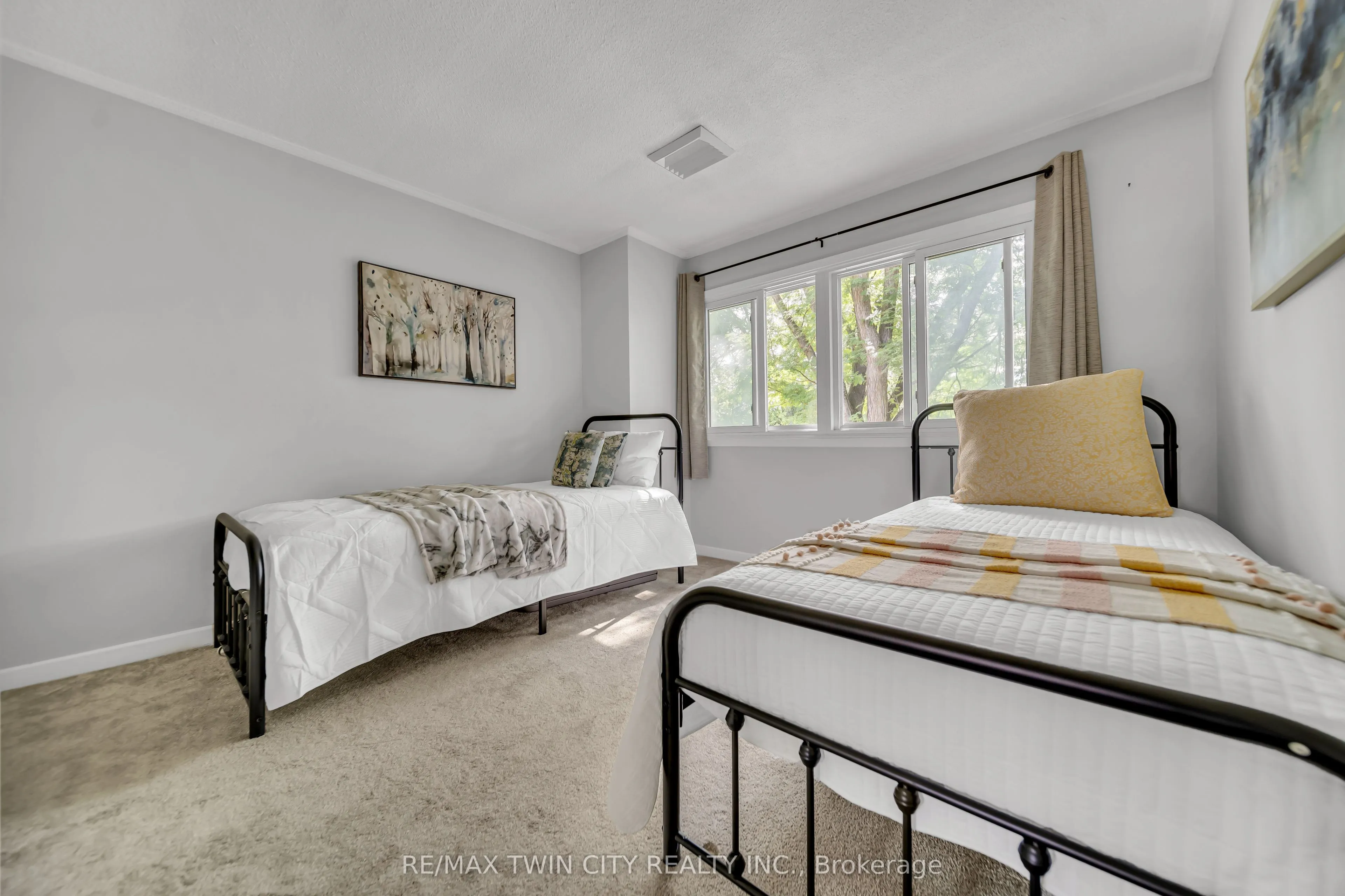 121 University Avenue E, #101