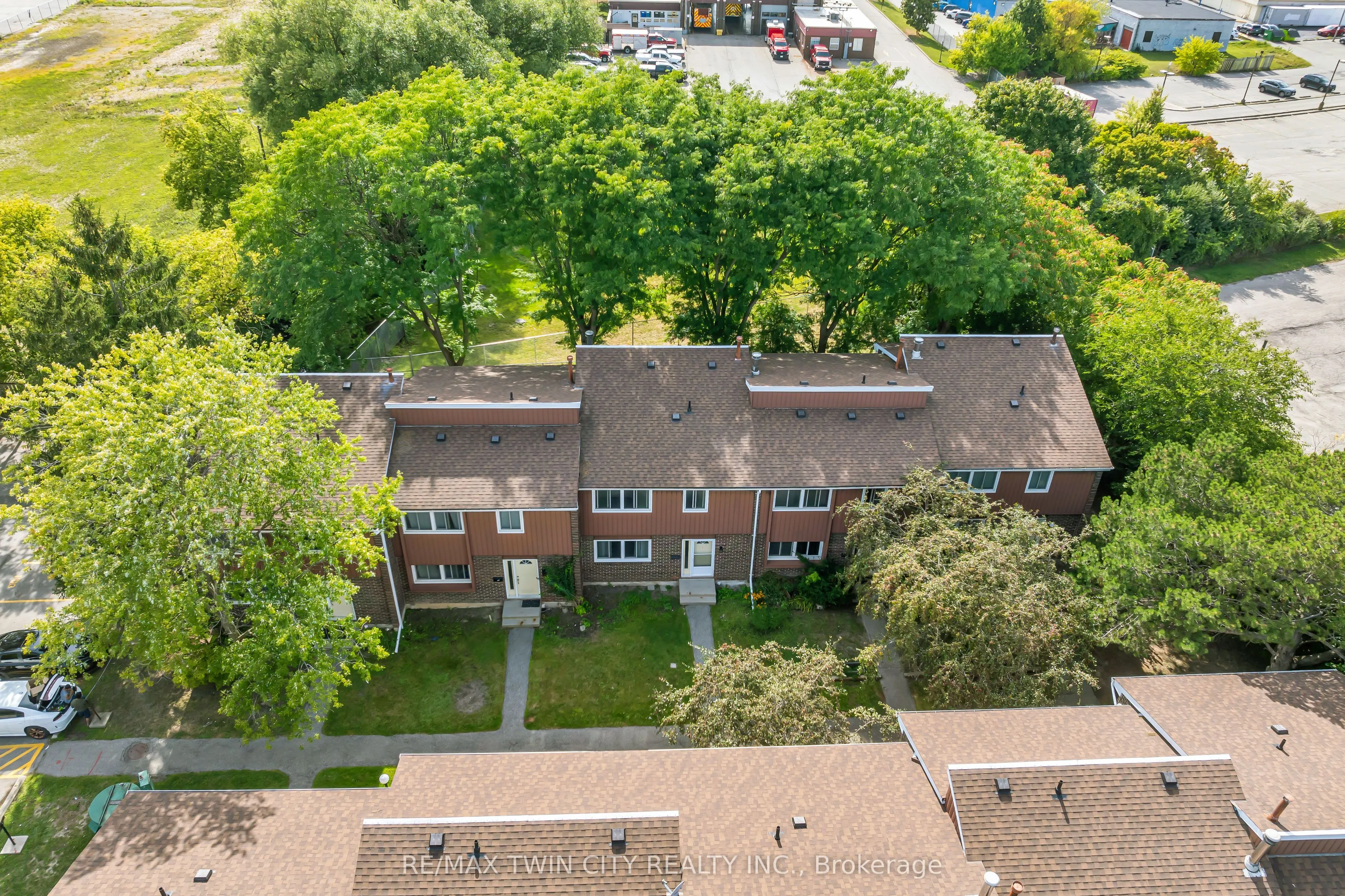 121 University Avenue E, #101