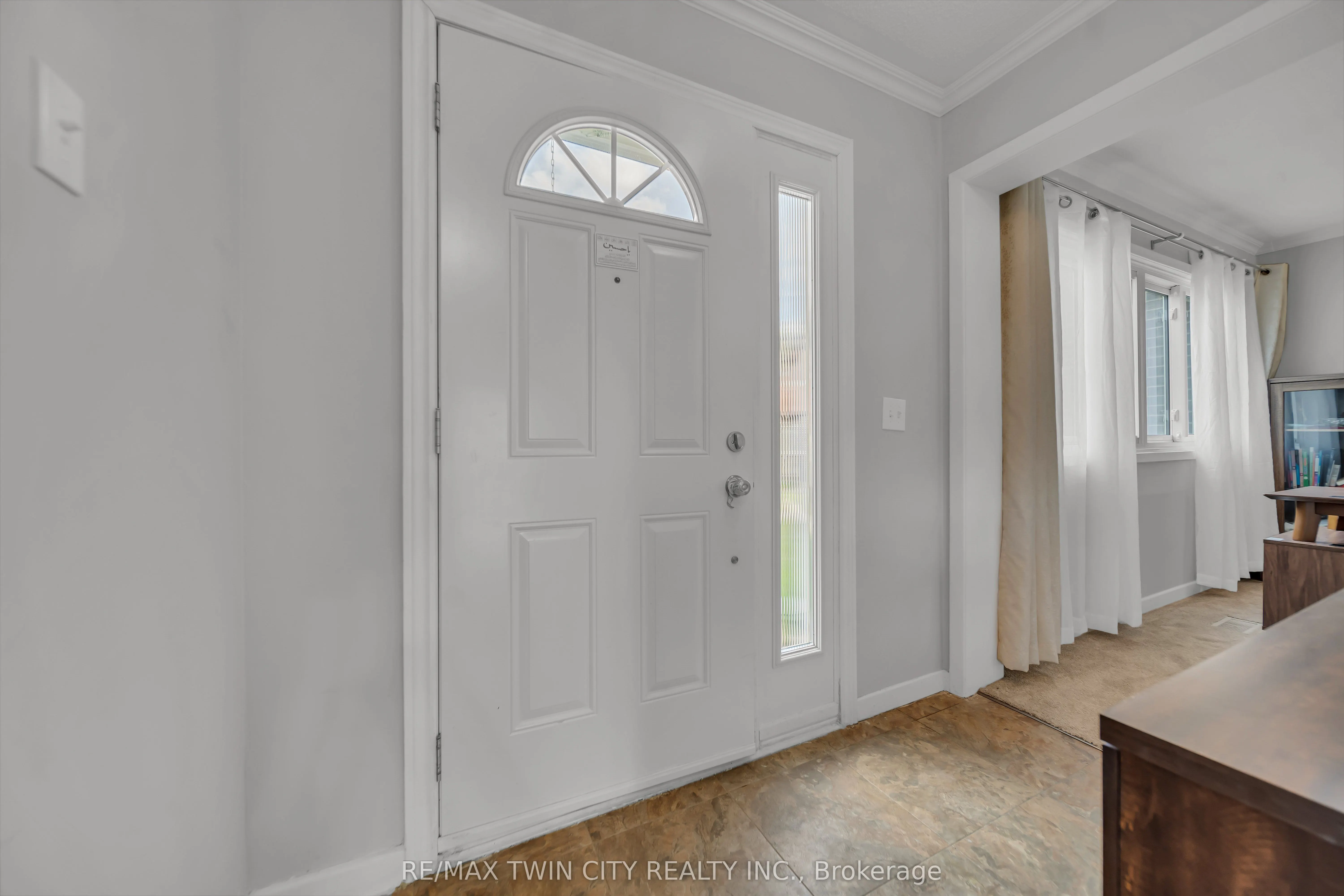 121 University Avenue E, #101