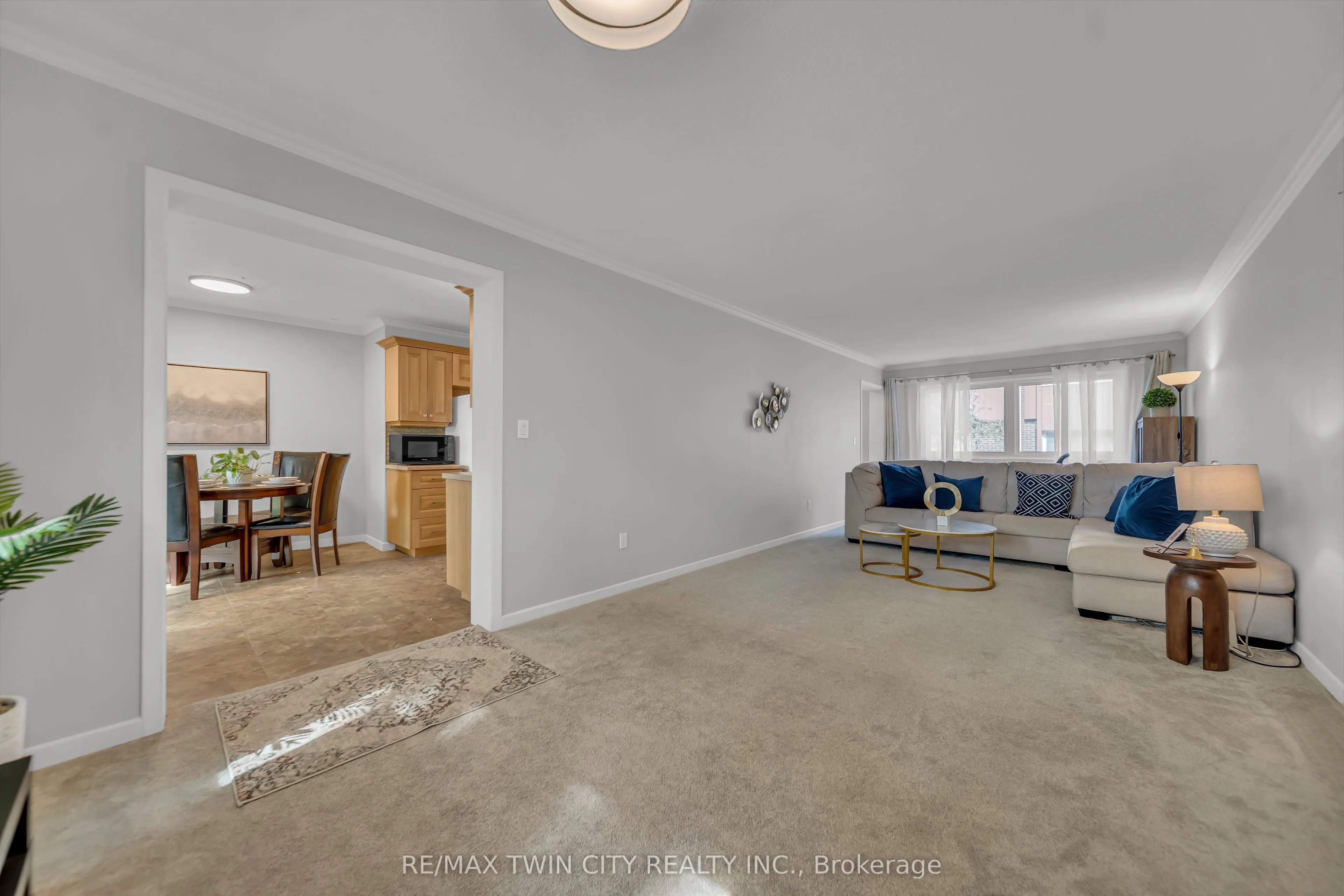 121 University Avenue E, #101