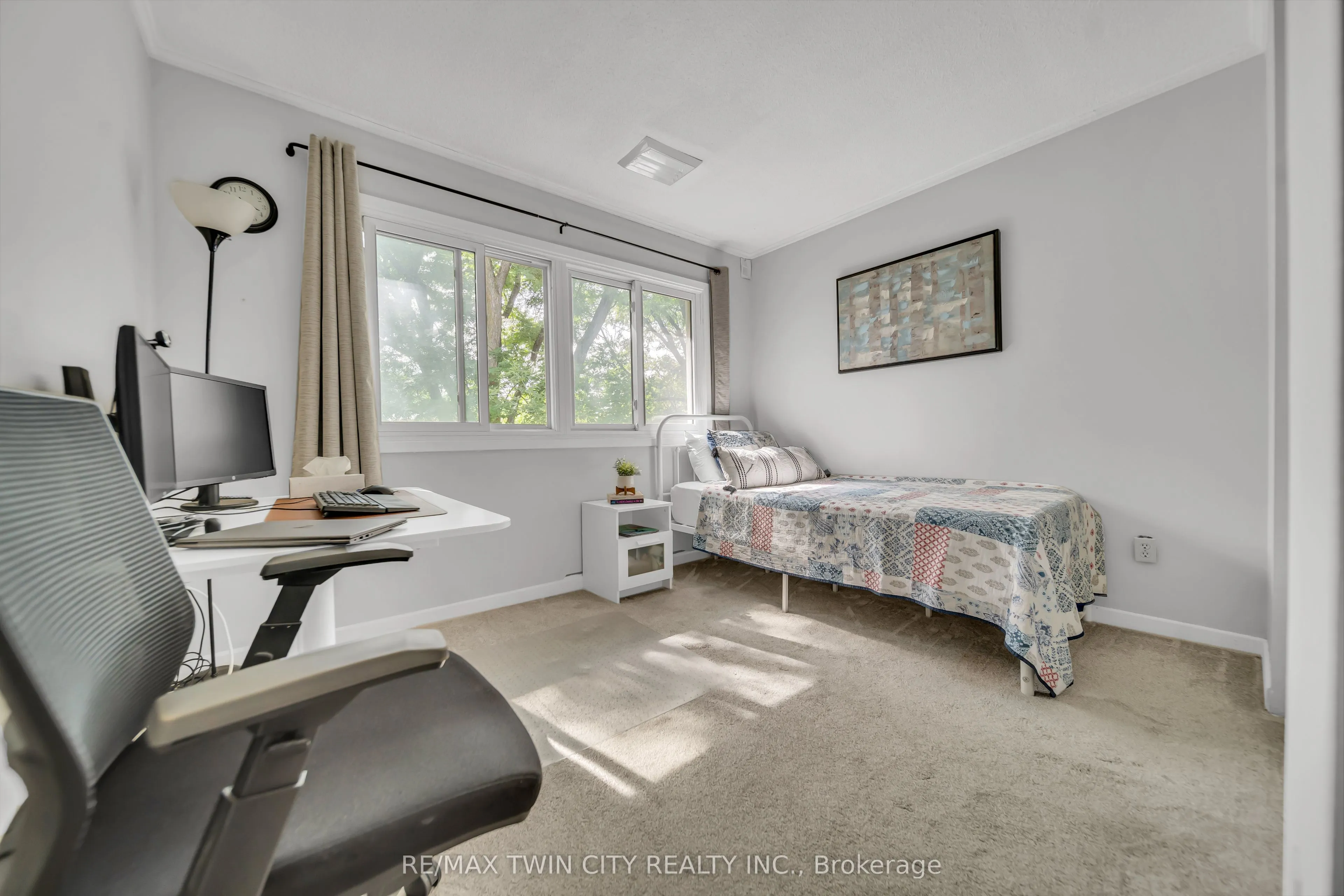 121 University Avenue E, #101