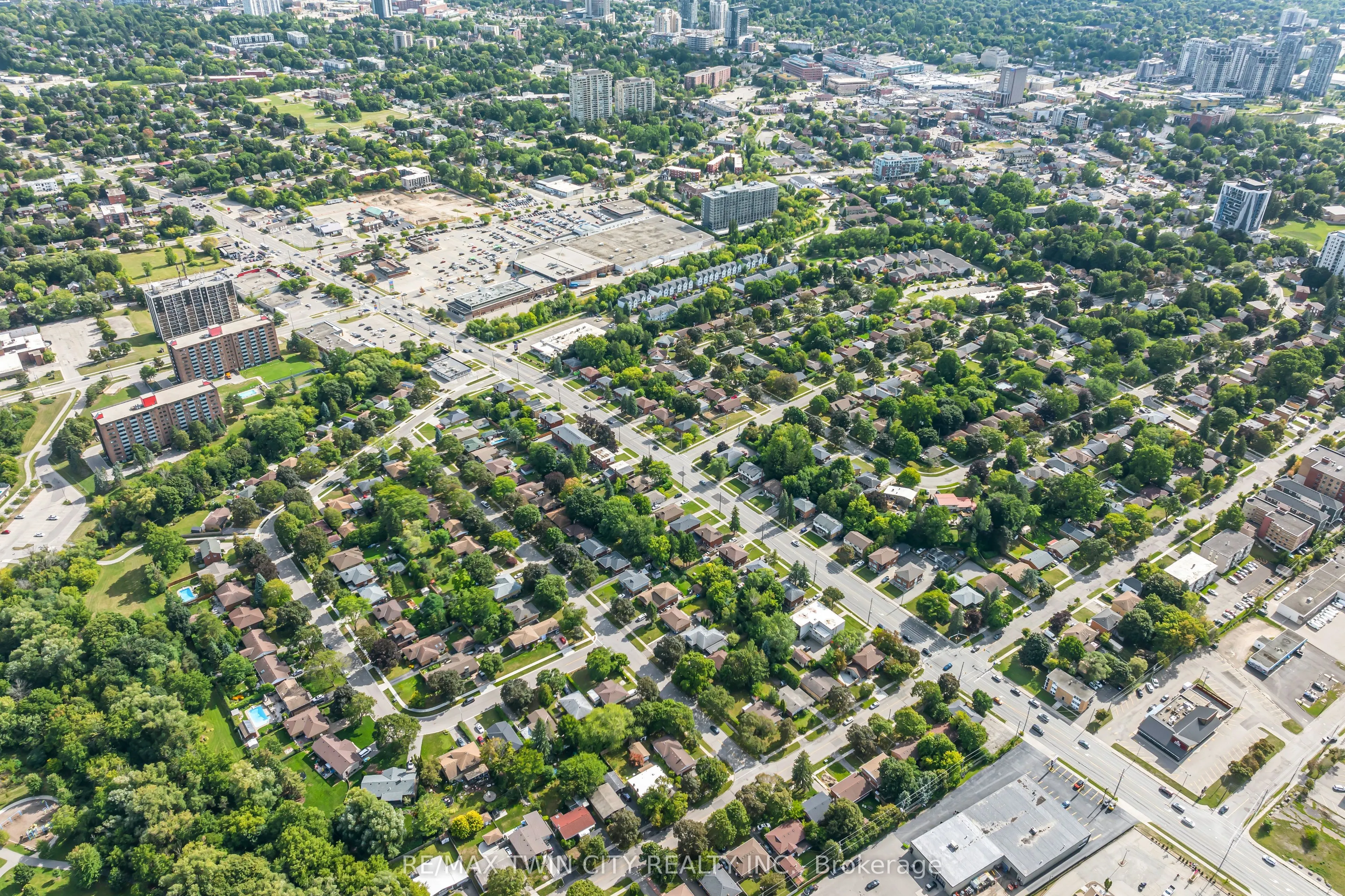121 University Avenue E, #101