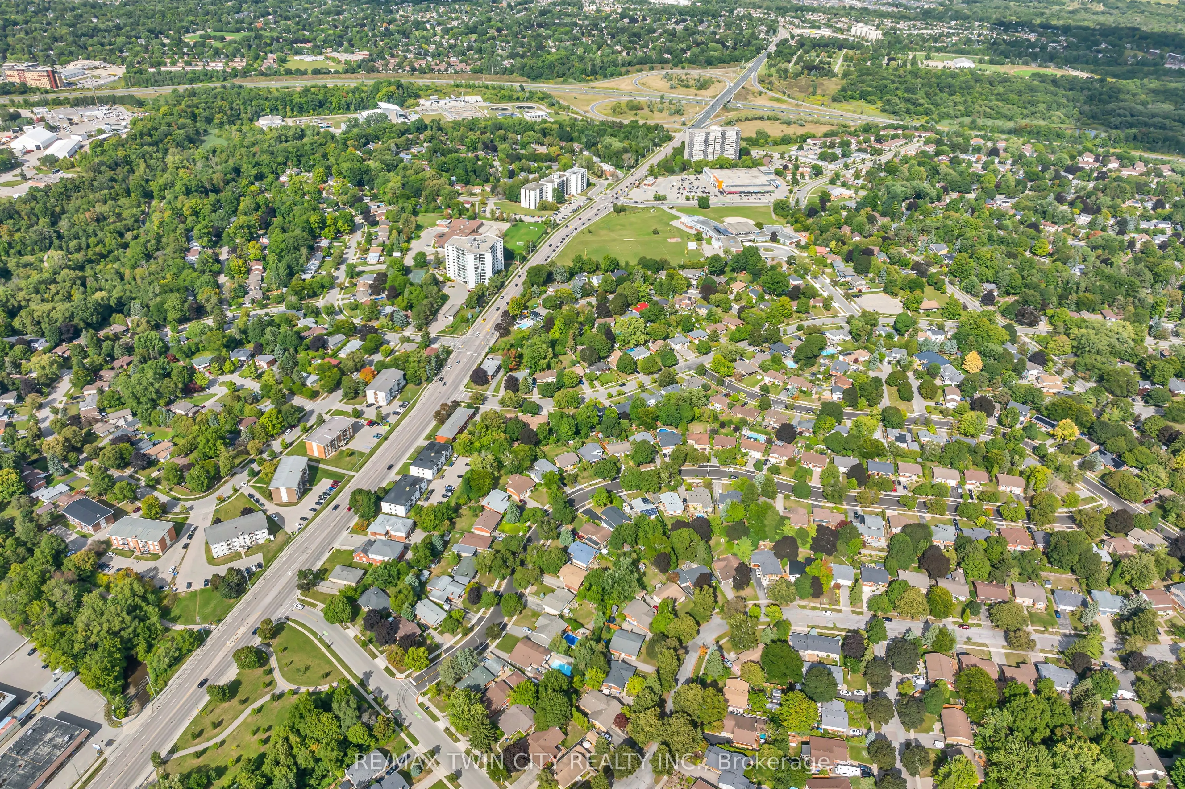121 University Avenue E, #101