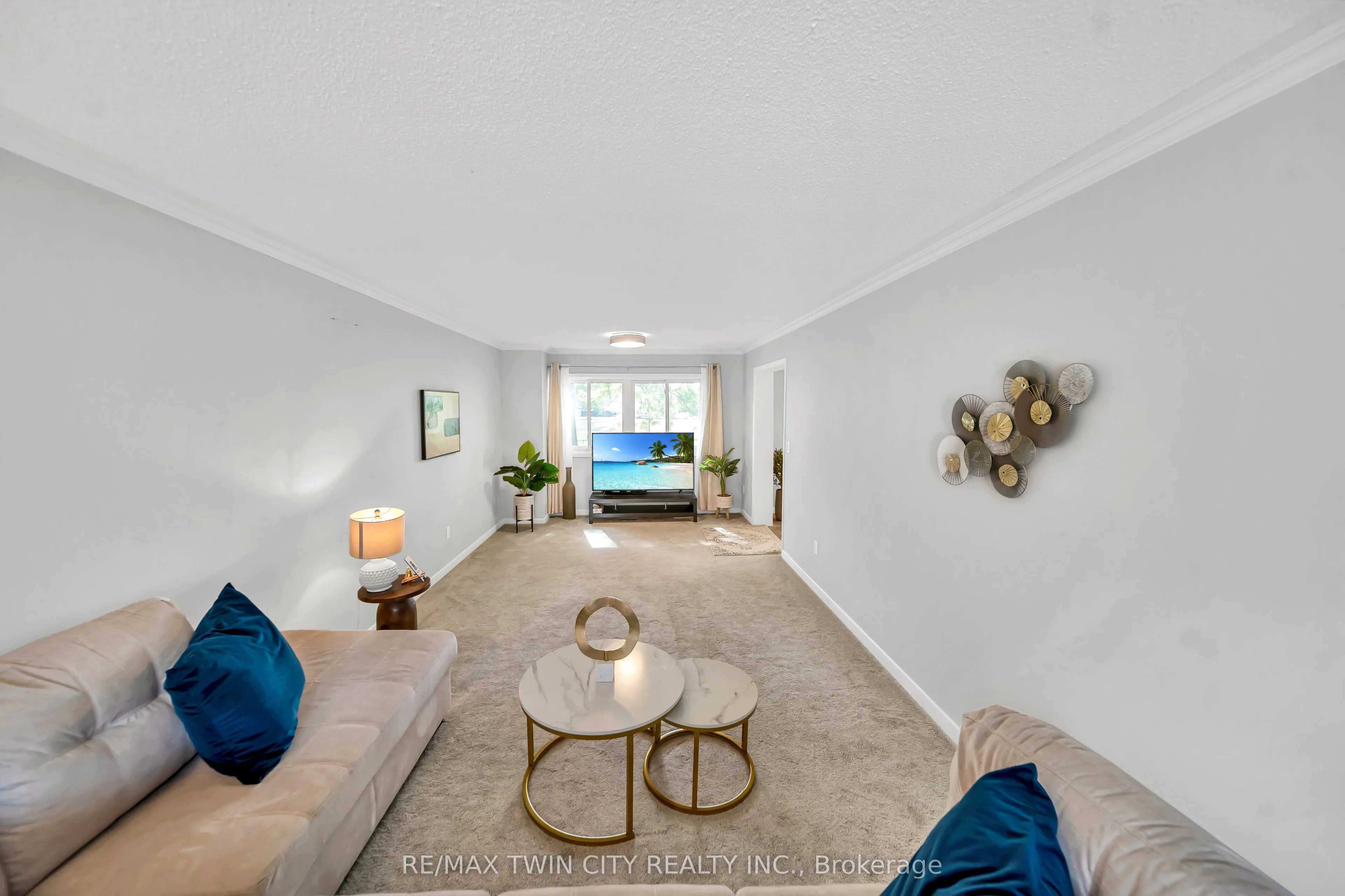 121 University Avenue E, #101