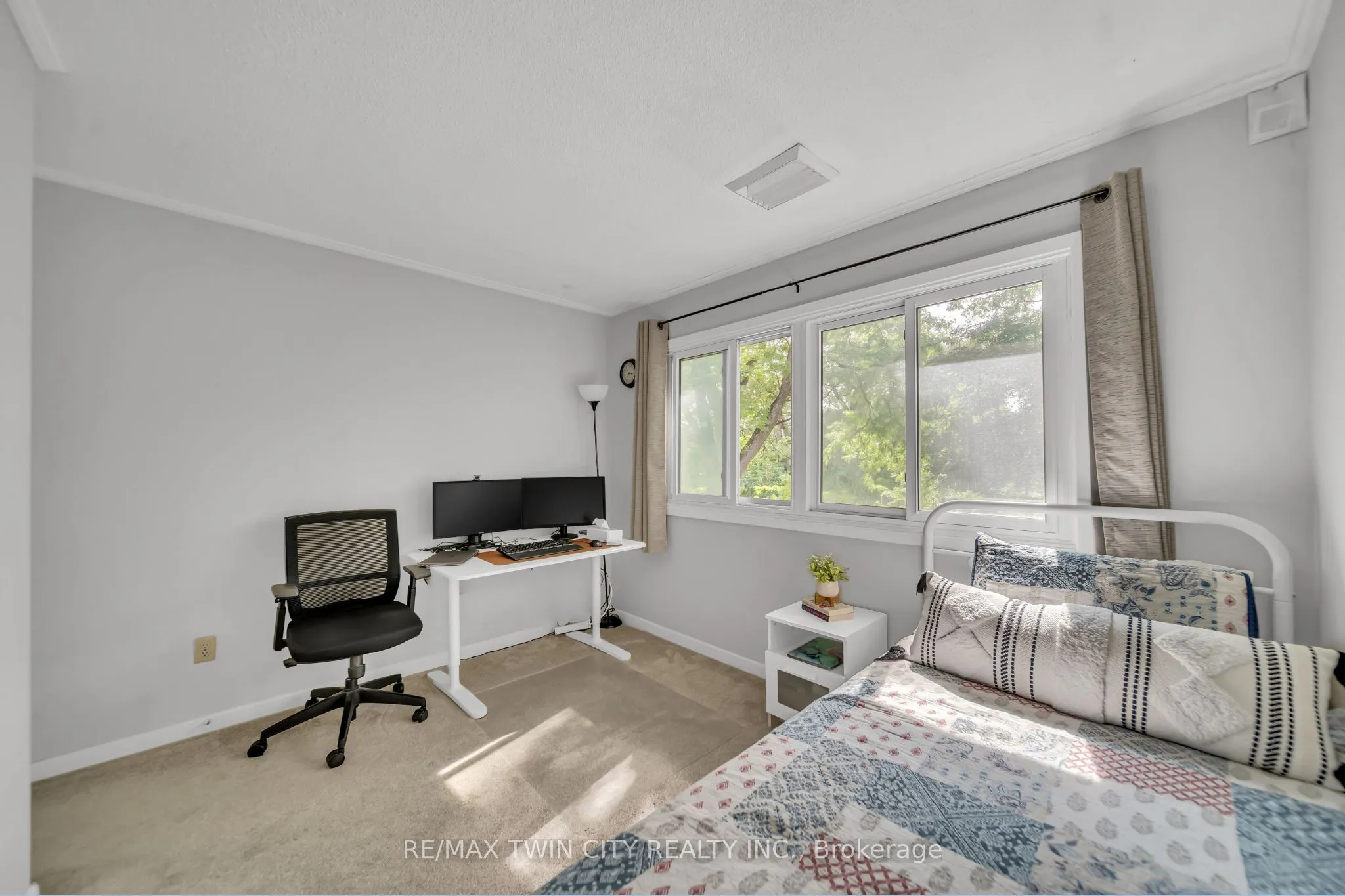 121 University Avenue E, #101