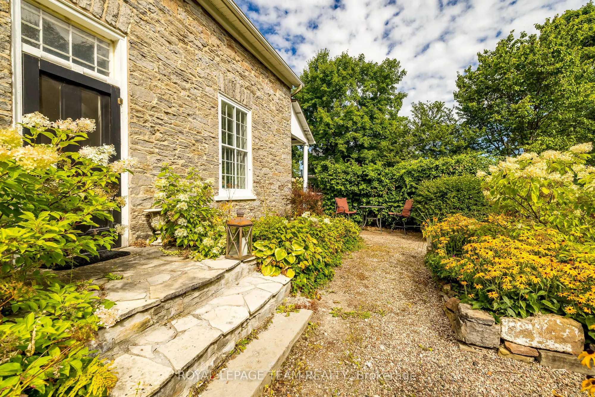 492 River Road