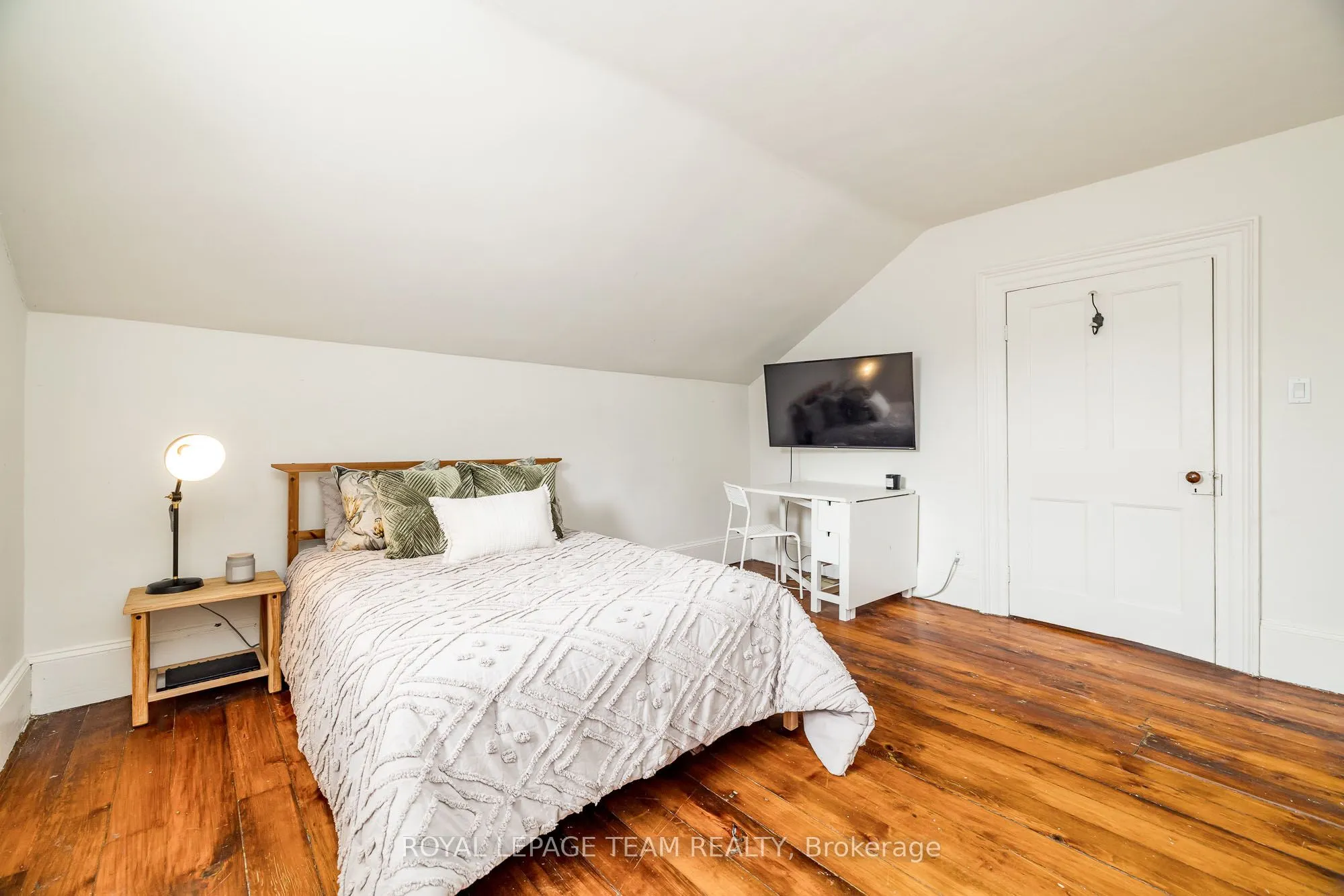 492 River Road
