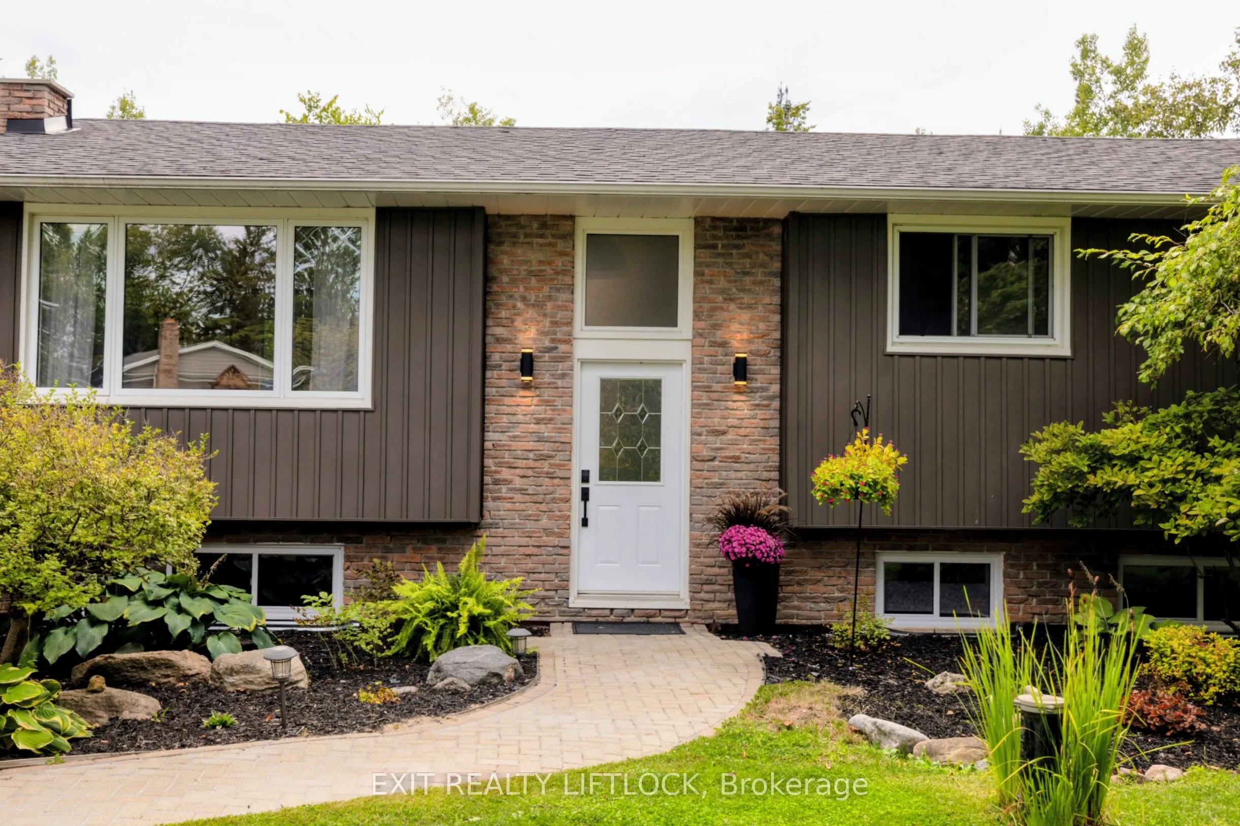 47 Emily Manor Drive