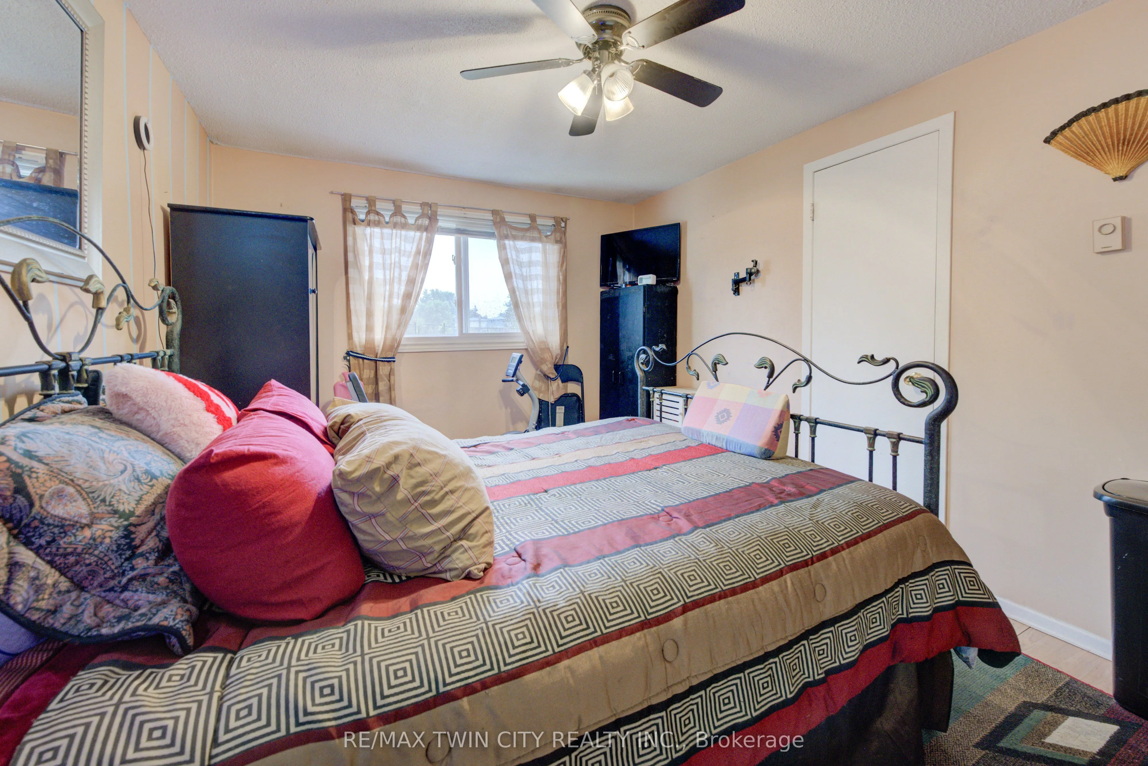 82 Timberlane Crescent