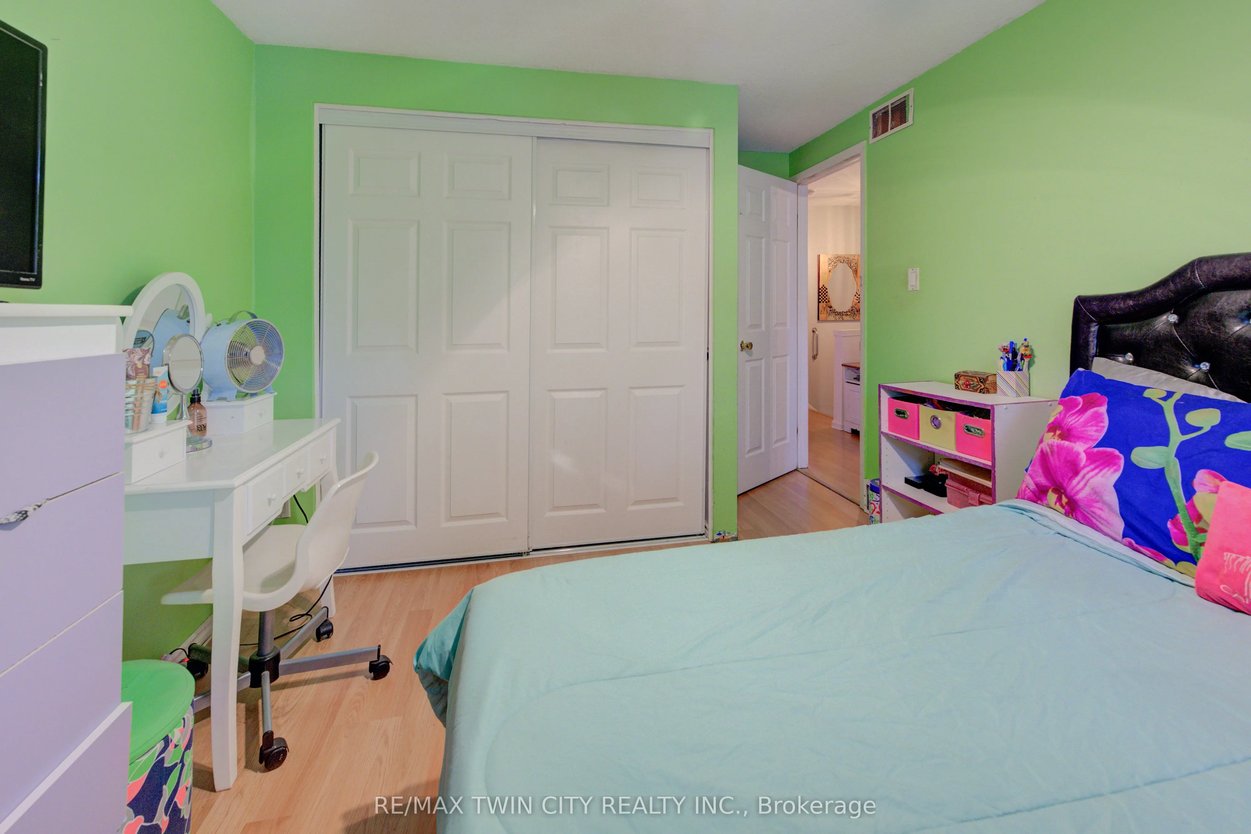 82 Timberlane Crescent