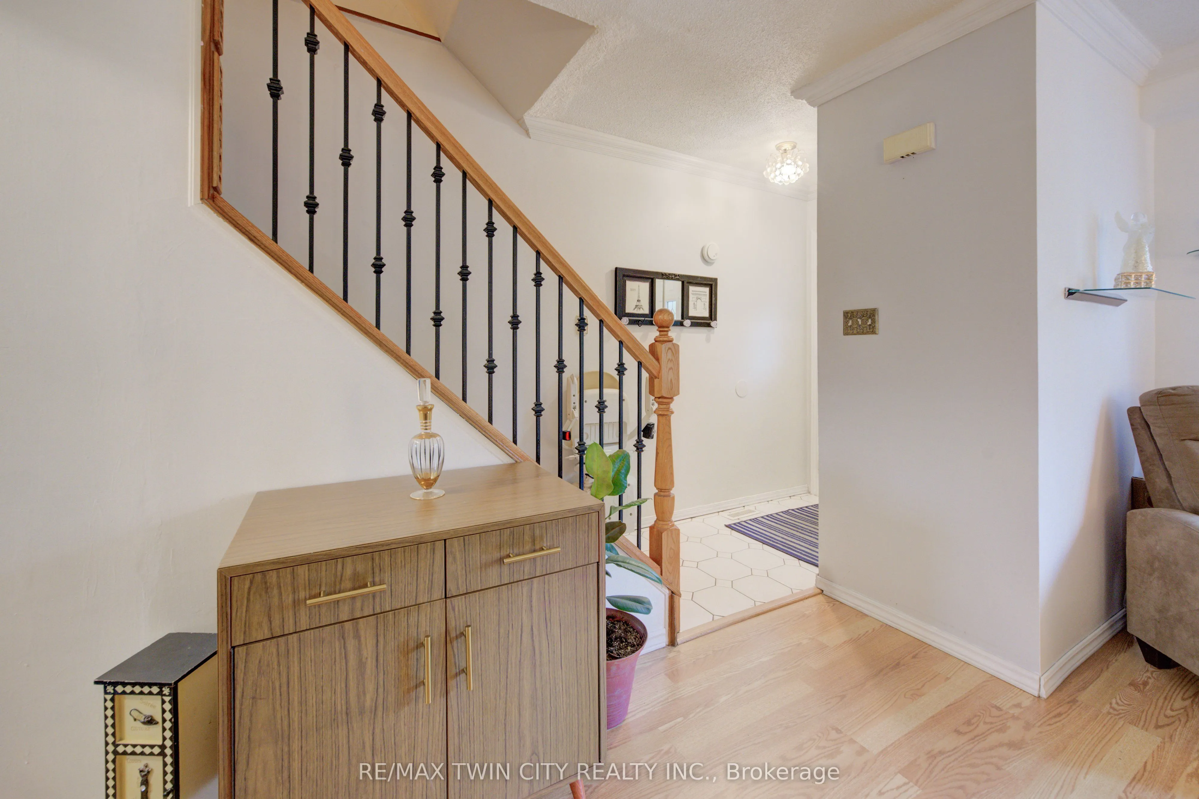 82 Timberlane Crescent