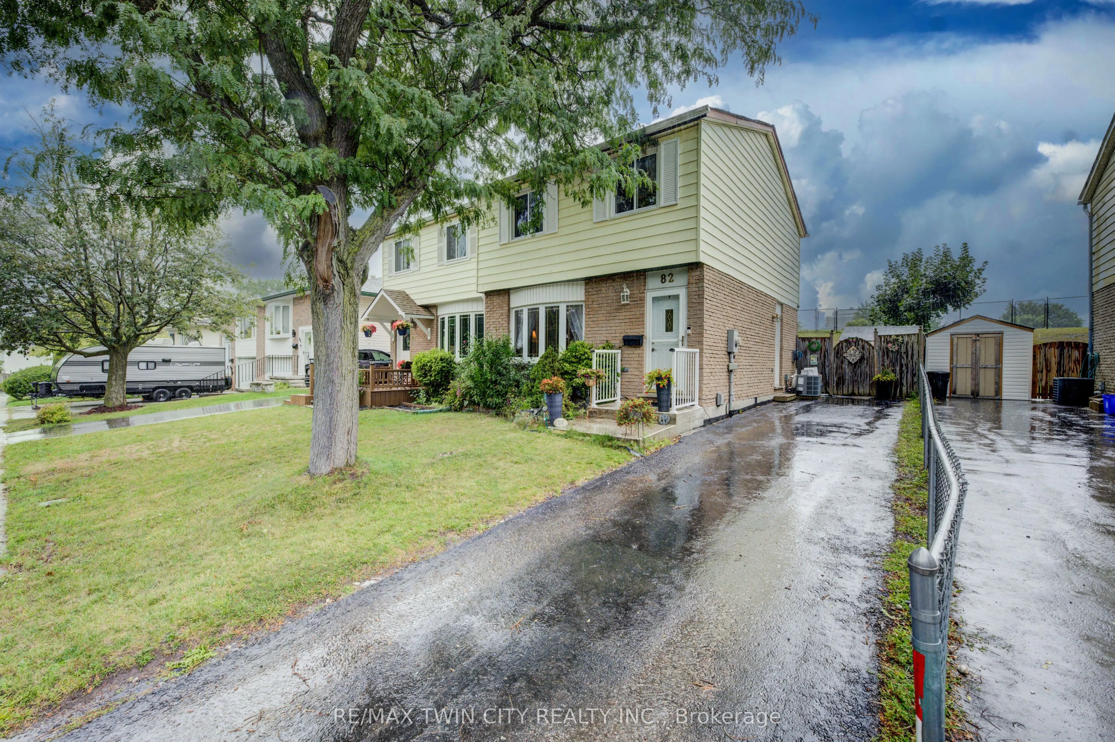 82 Timberlane Crescent