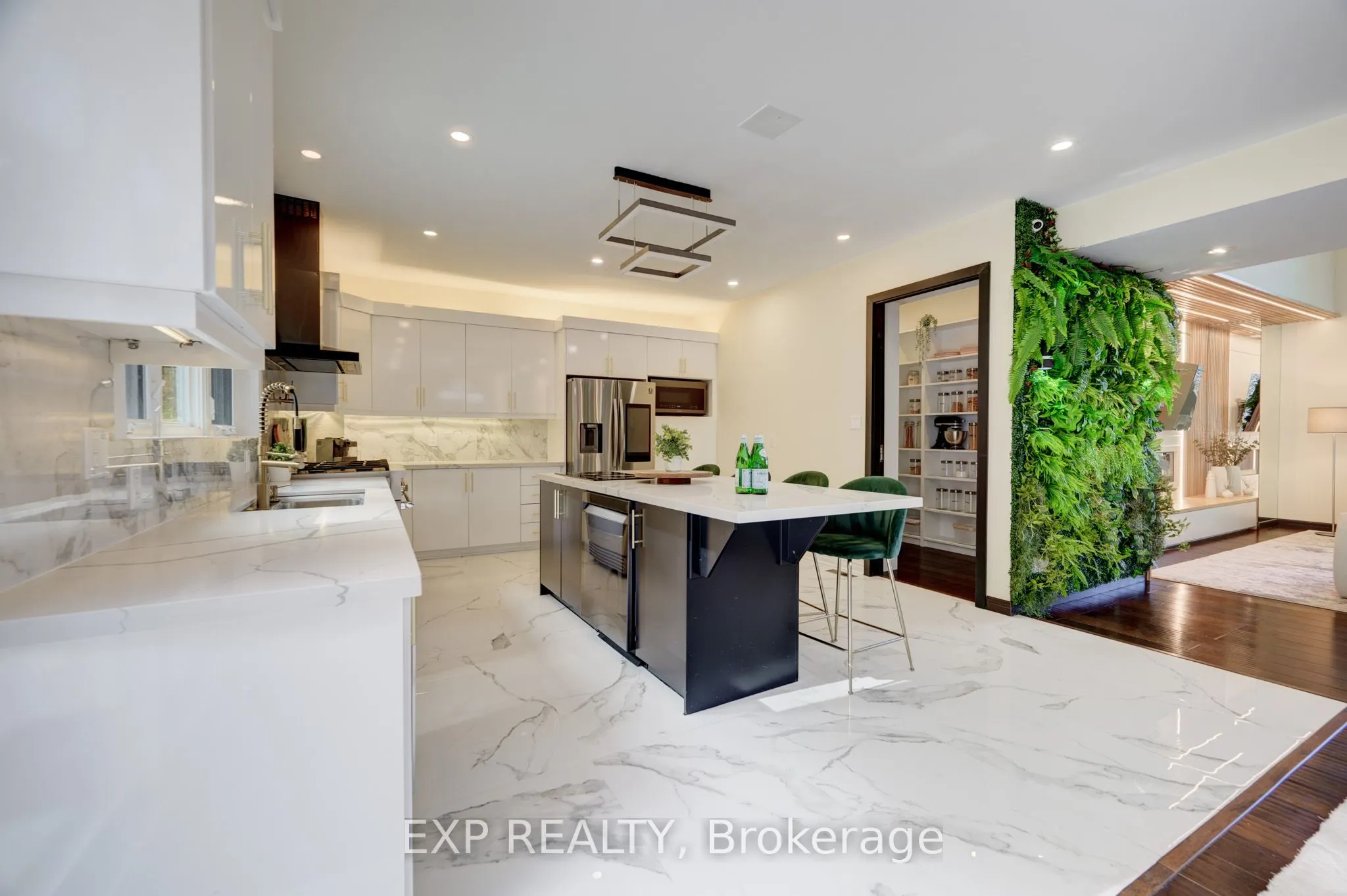 237 MAIN Street W, #B