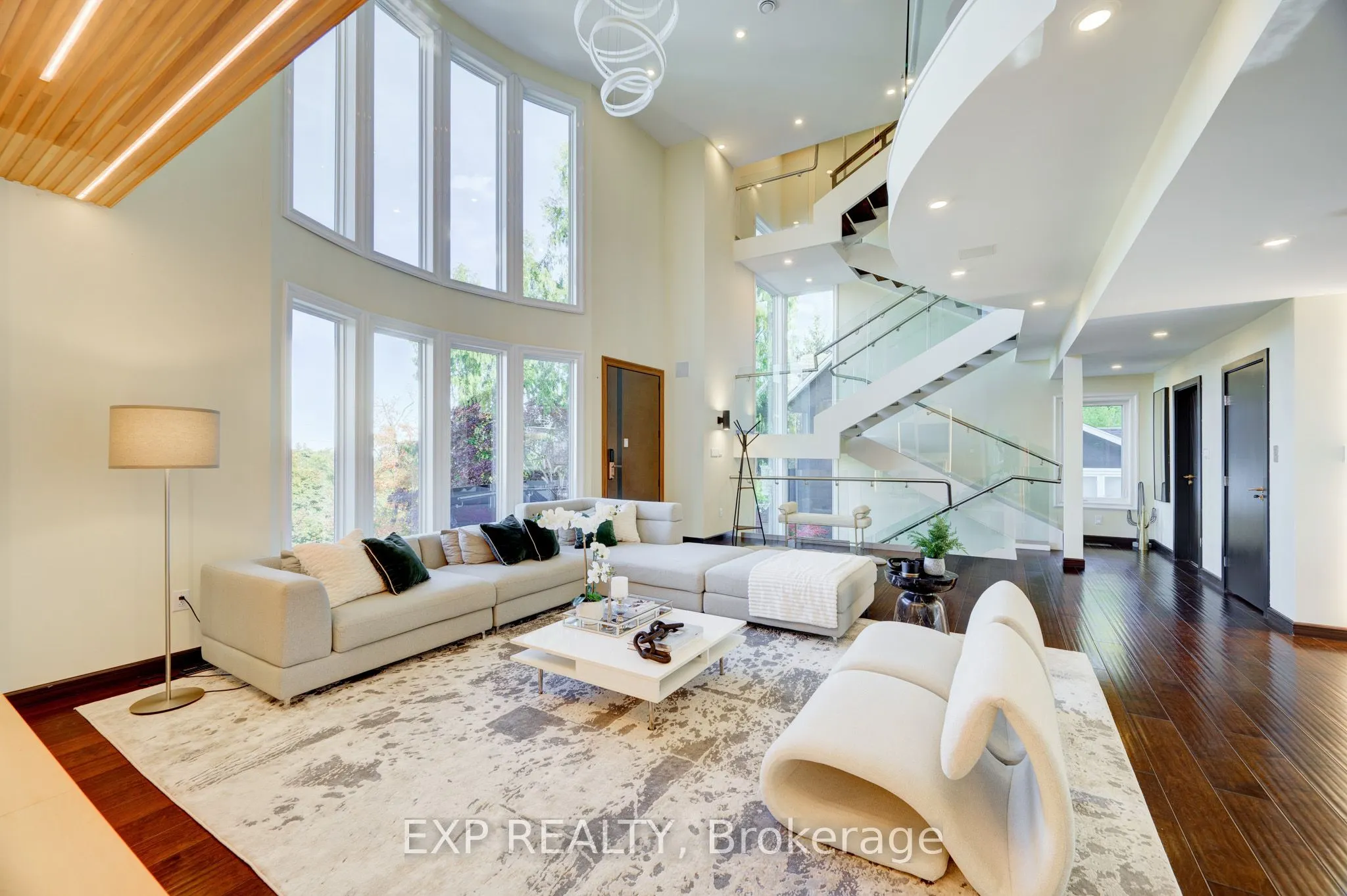 237 MAIN Street W, #B