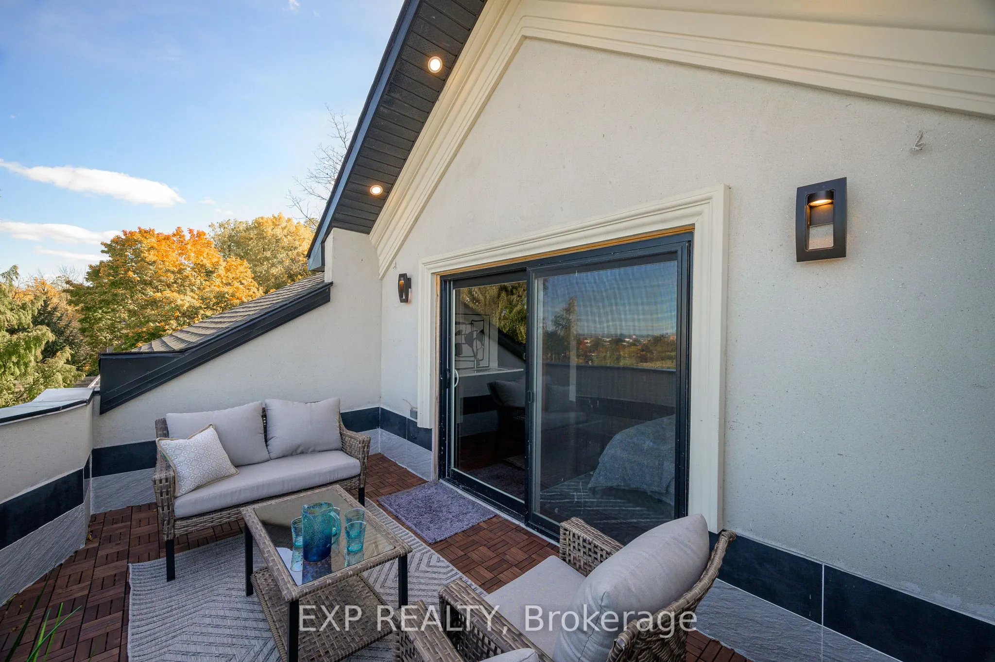 237 MAIN Street W, #B