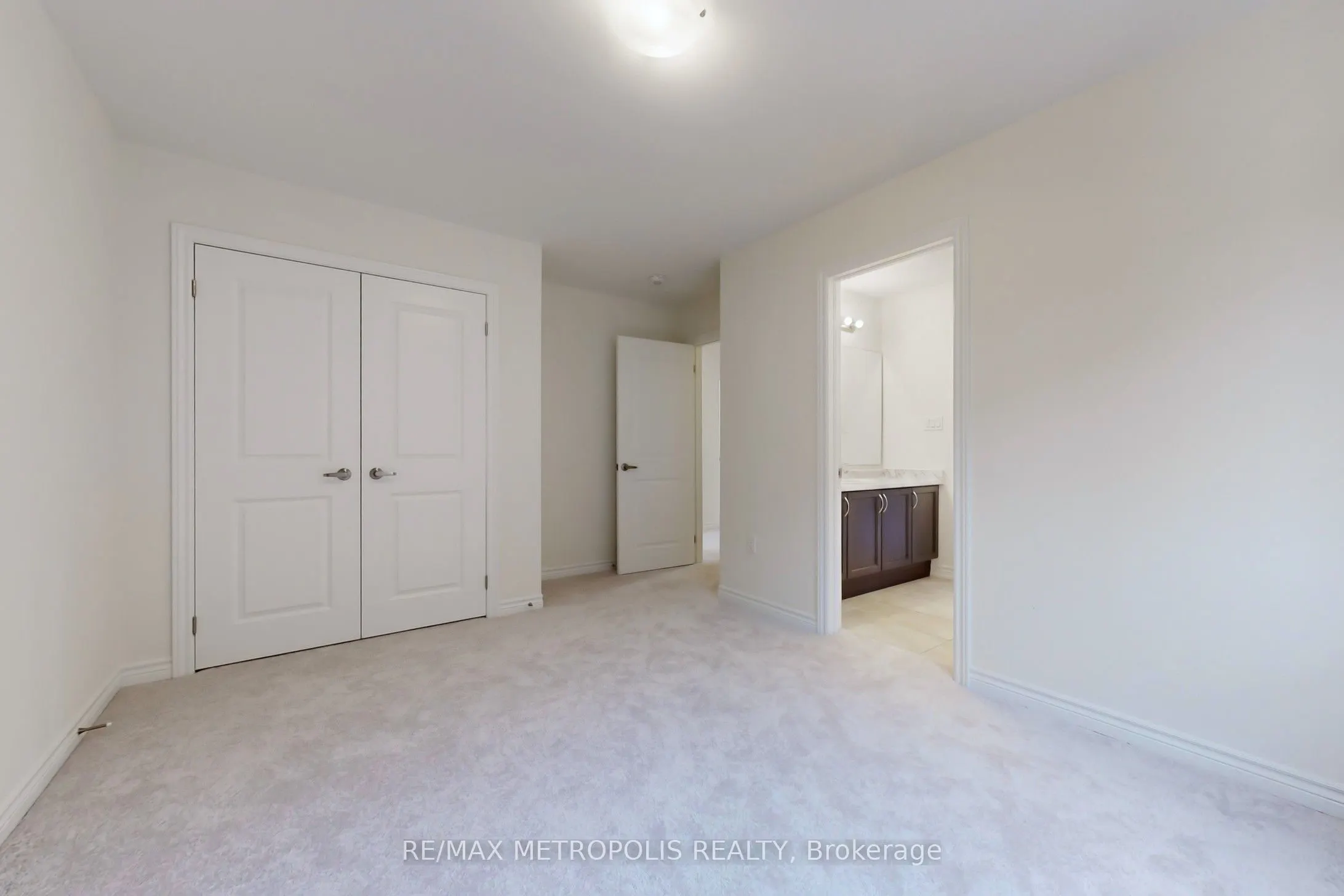 285 Flavelle Way