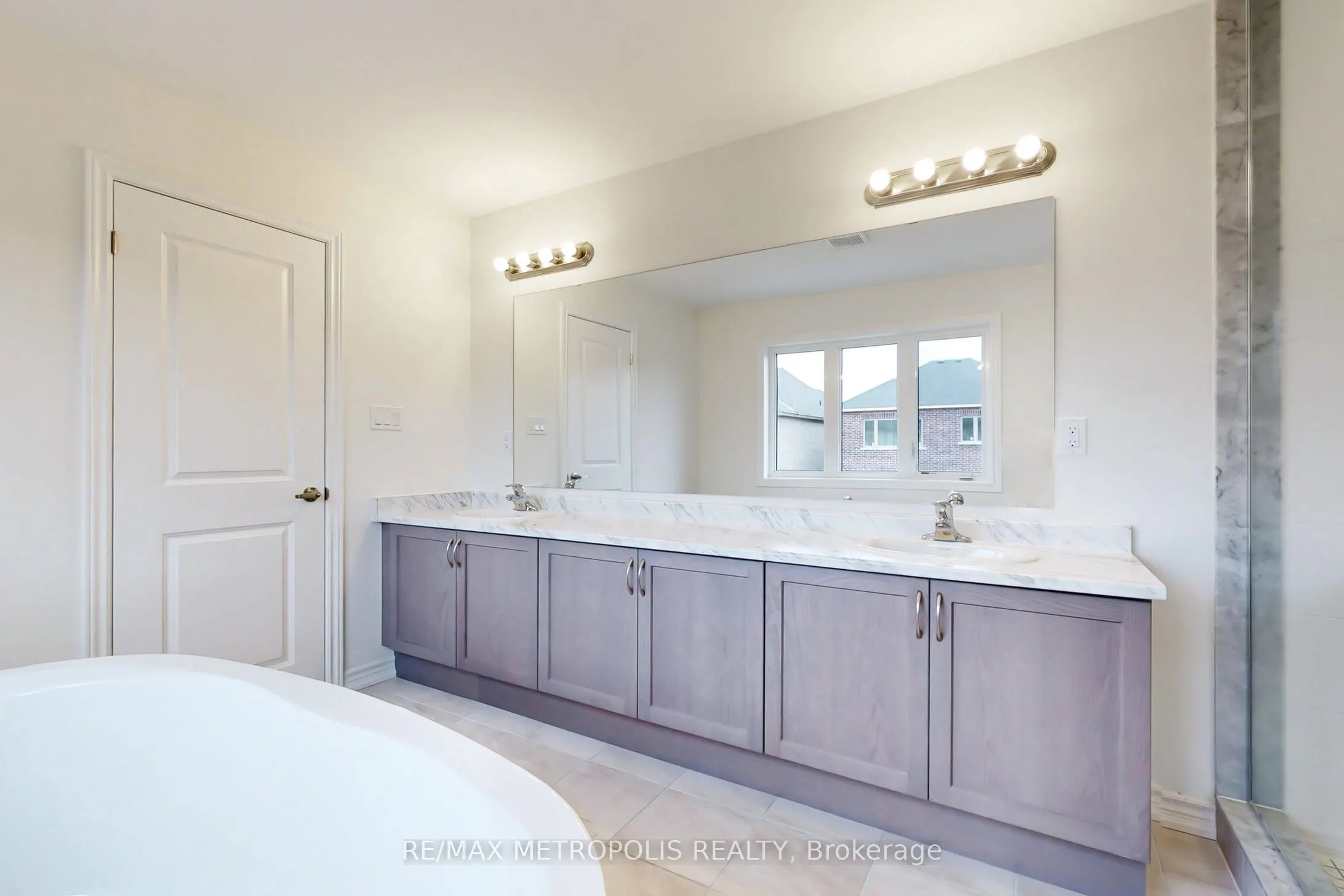 285 Flavelle Way