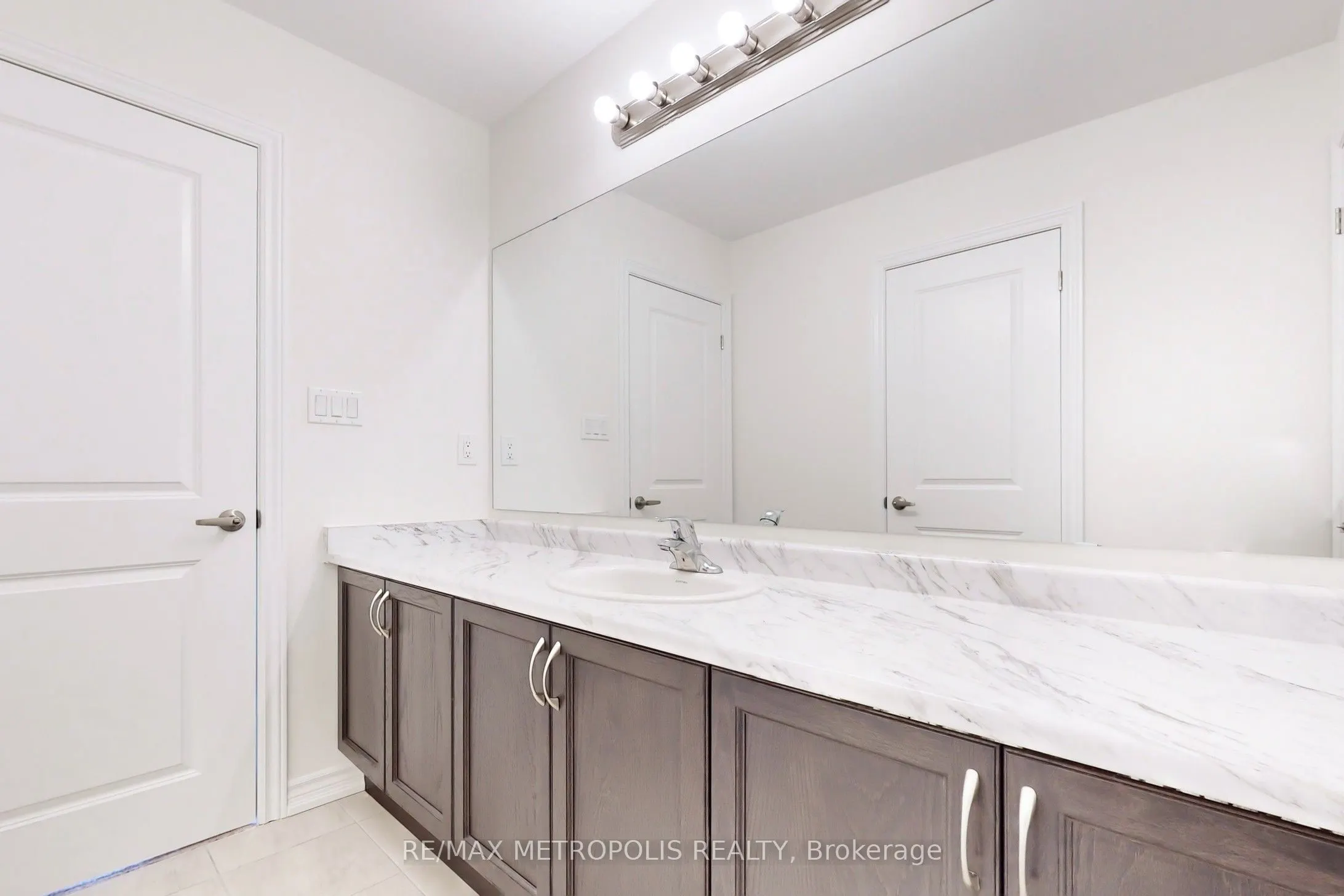 285 Flavelle Way