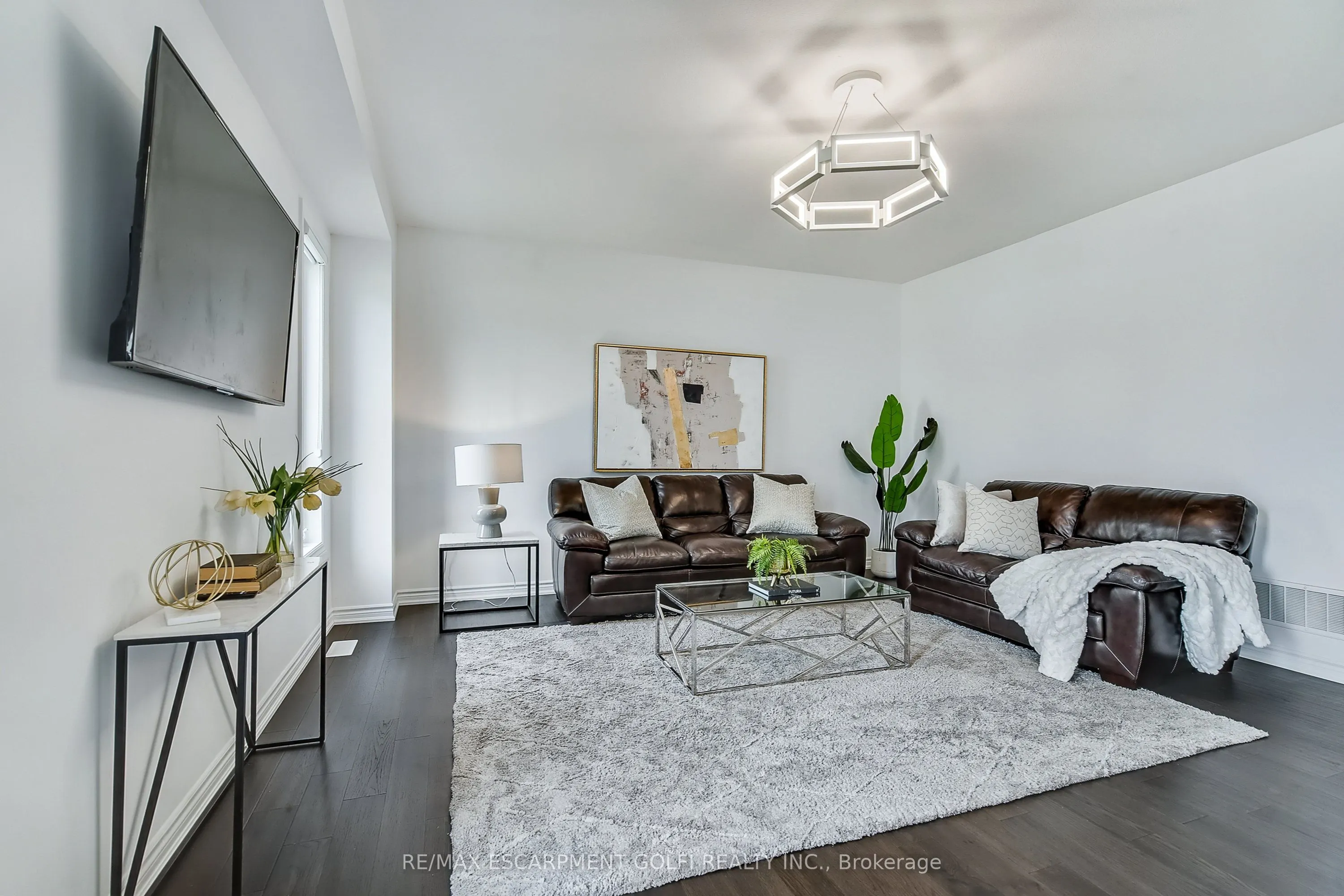 84 Cooke Avenue