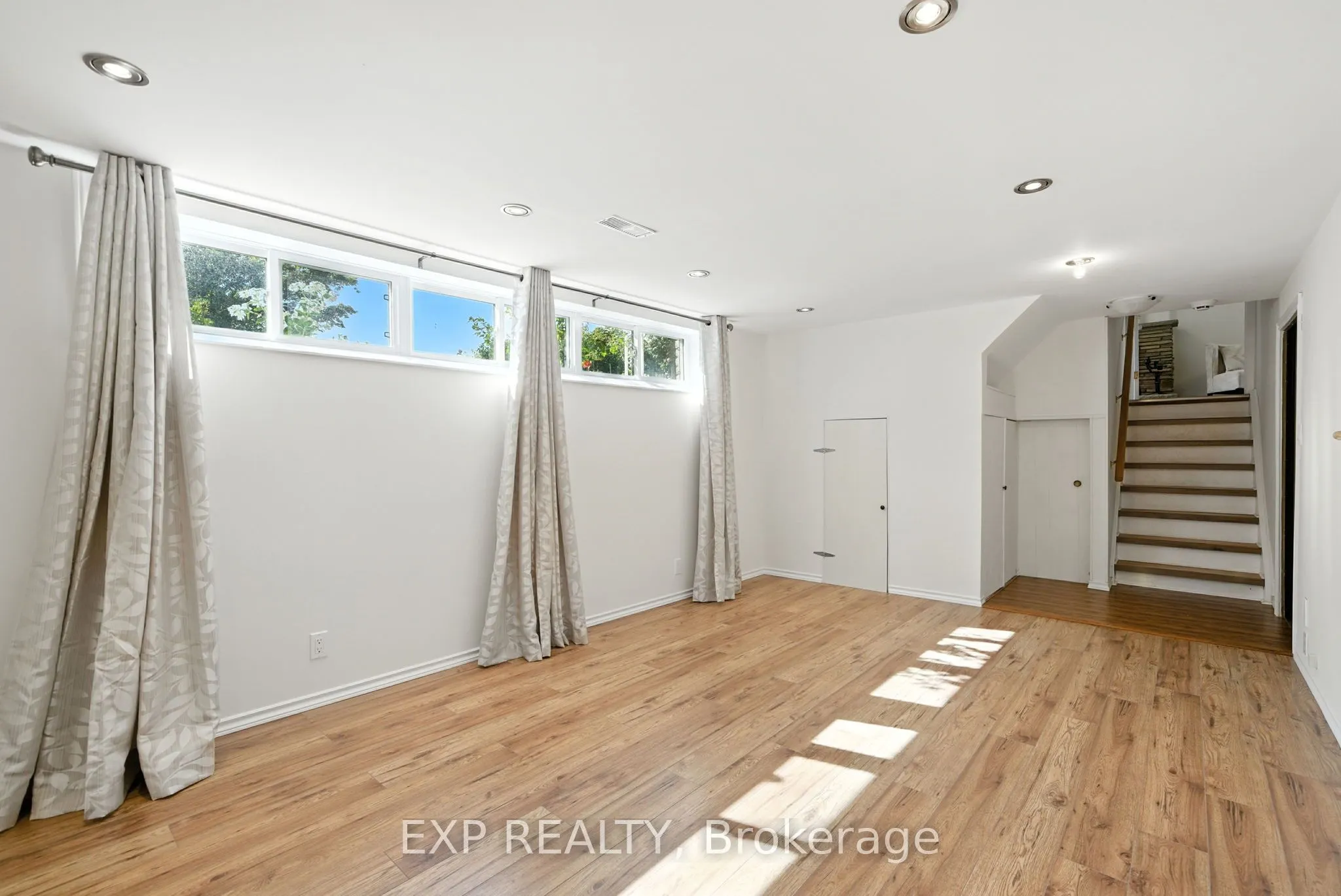 52 Bayview Crescent