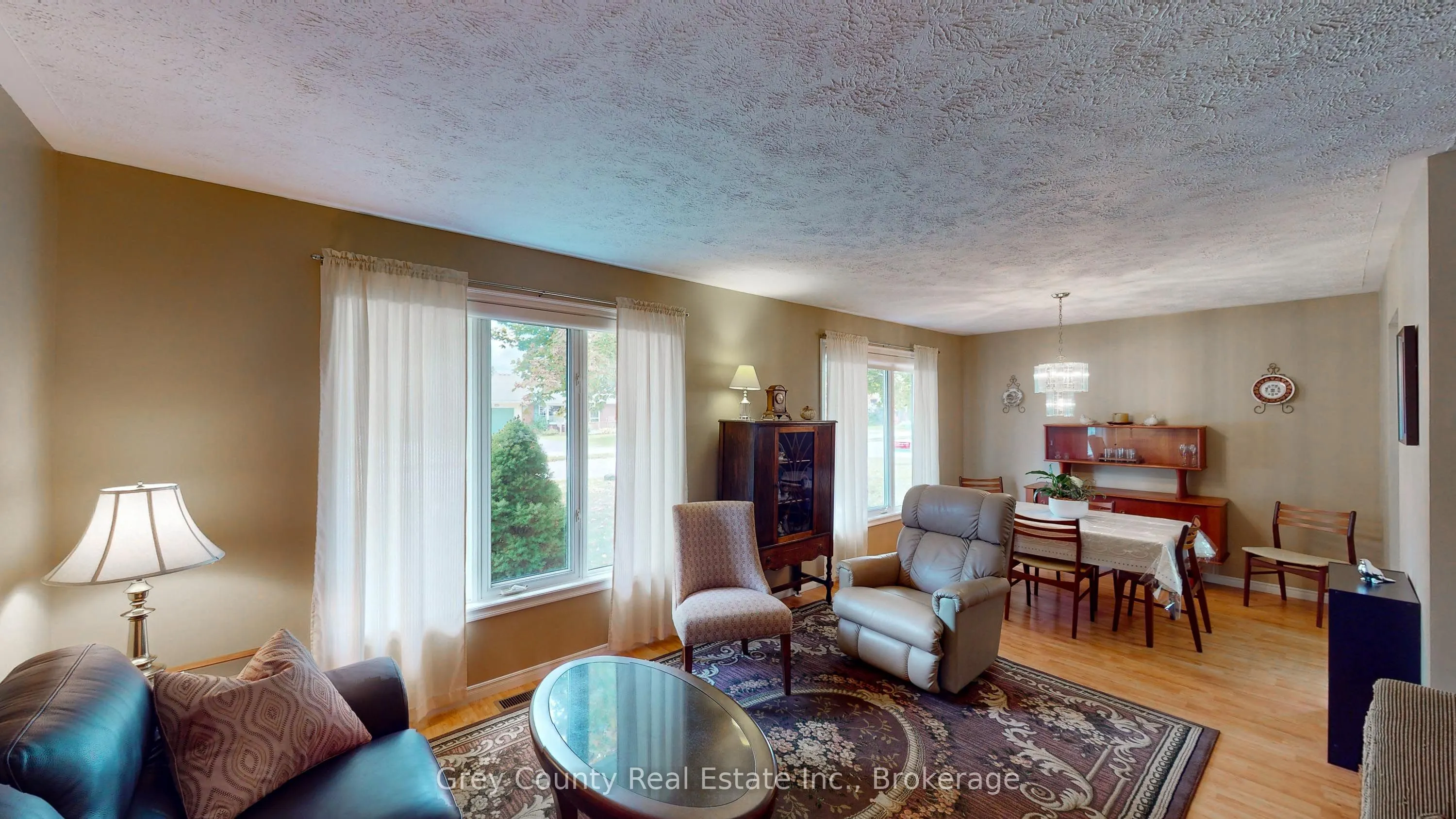 63 GRAYVIEW Drive