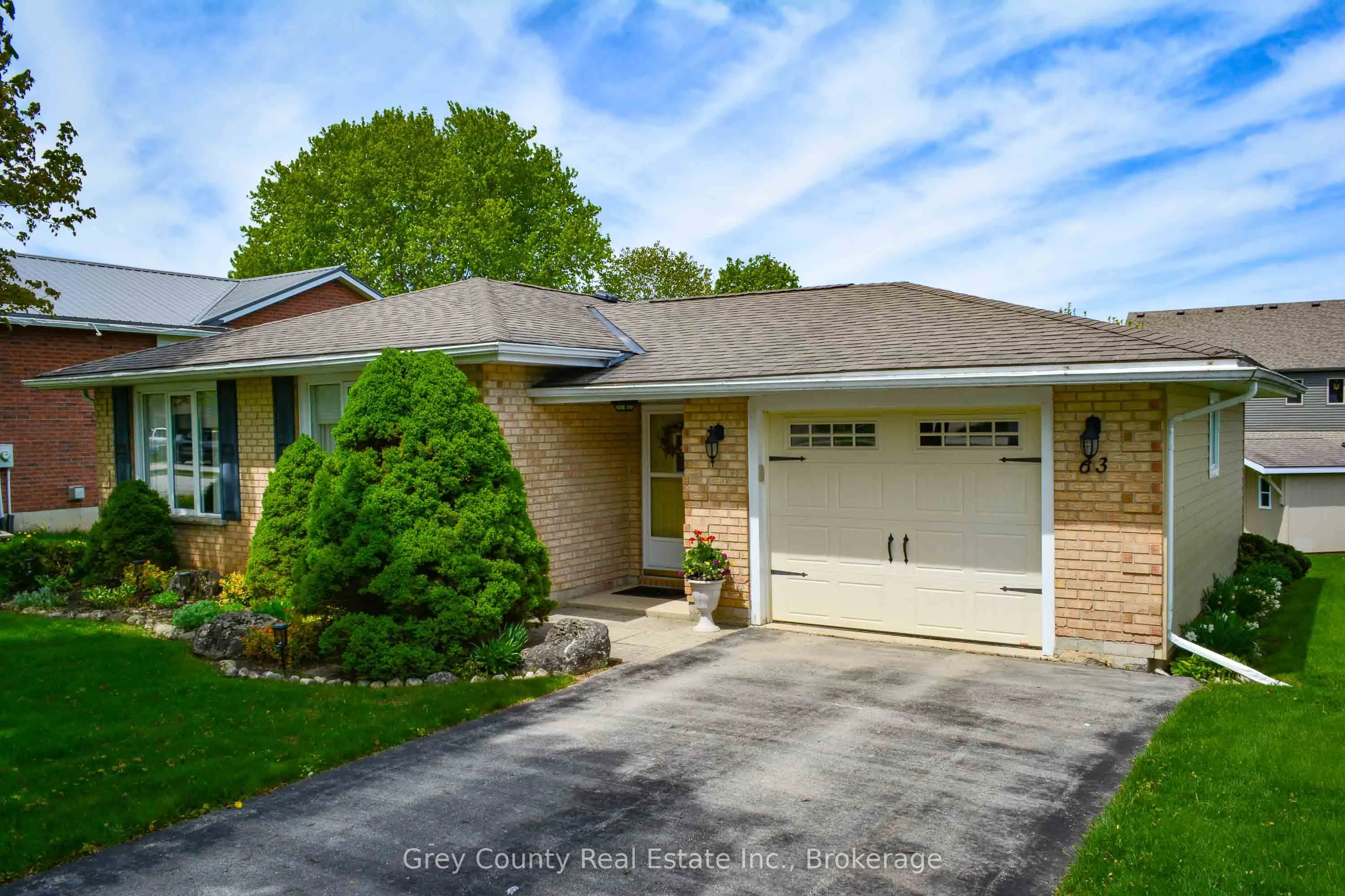 63 GRAYVIEW Drive