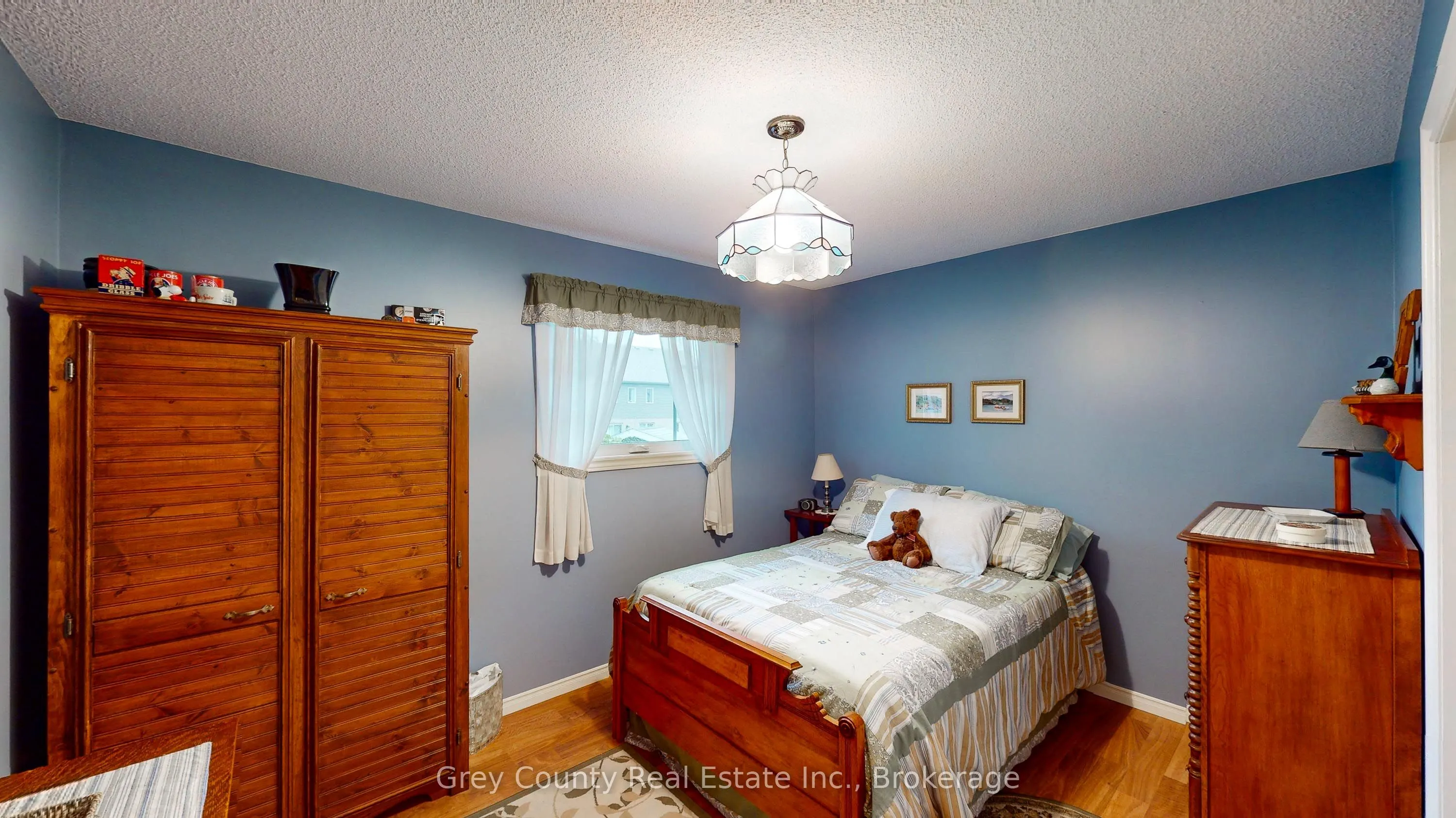 63 GRAYVIEW Drive