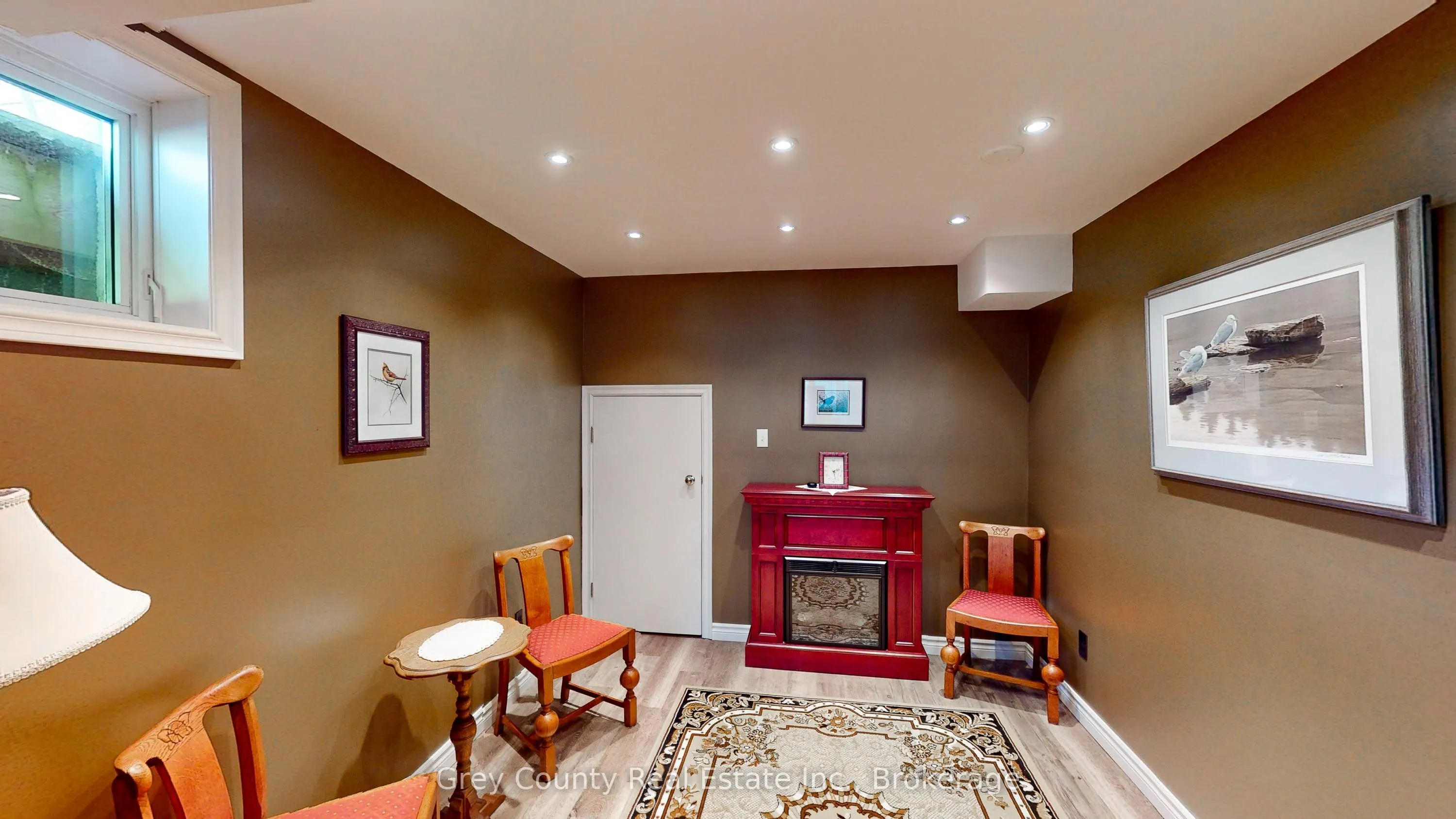 63 GRAYVIEW Drive