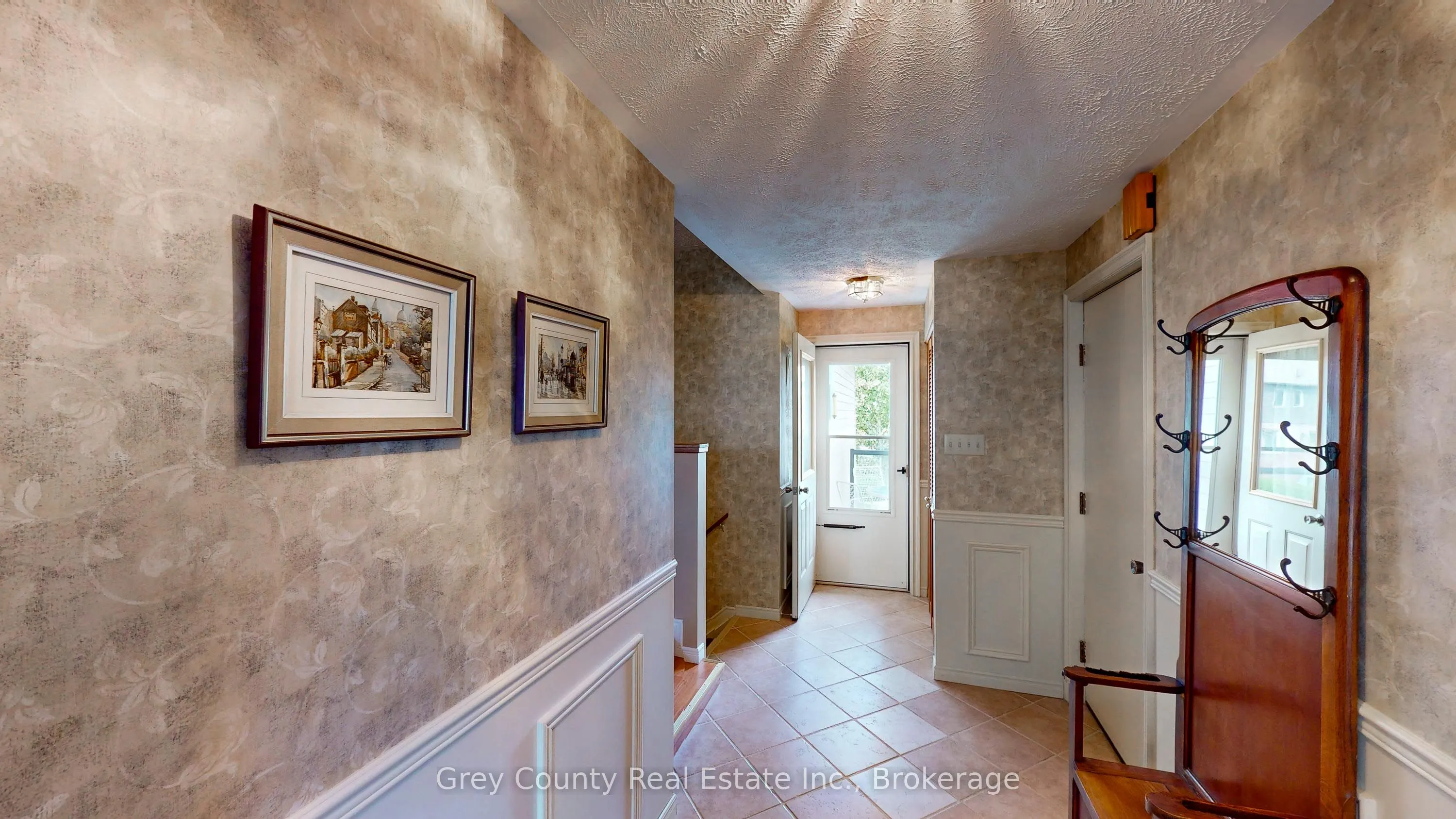 63 GRAYVIEW Drive