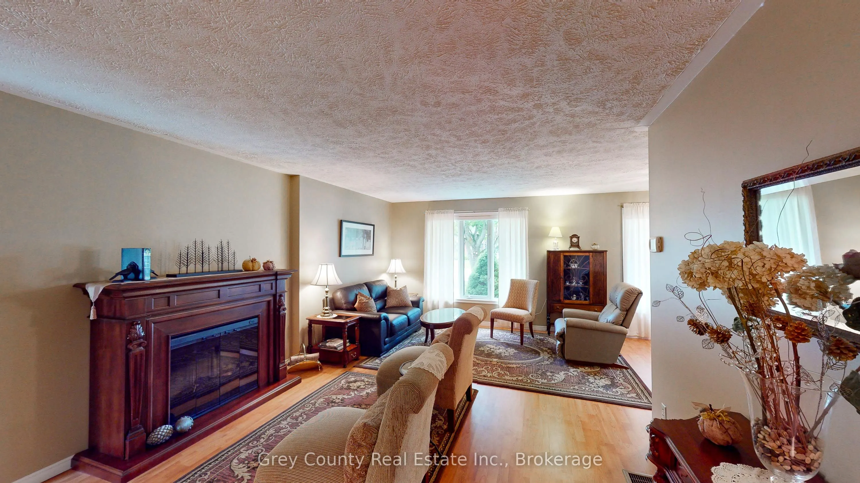63 GRAYVIEW Drive