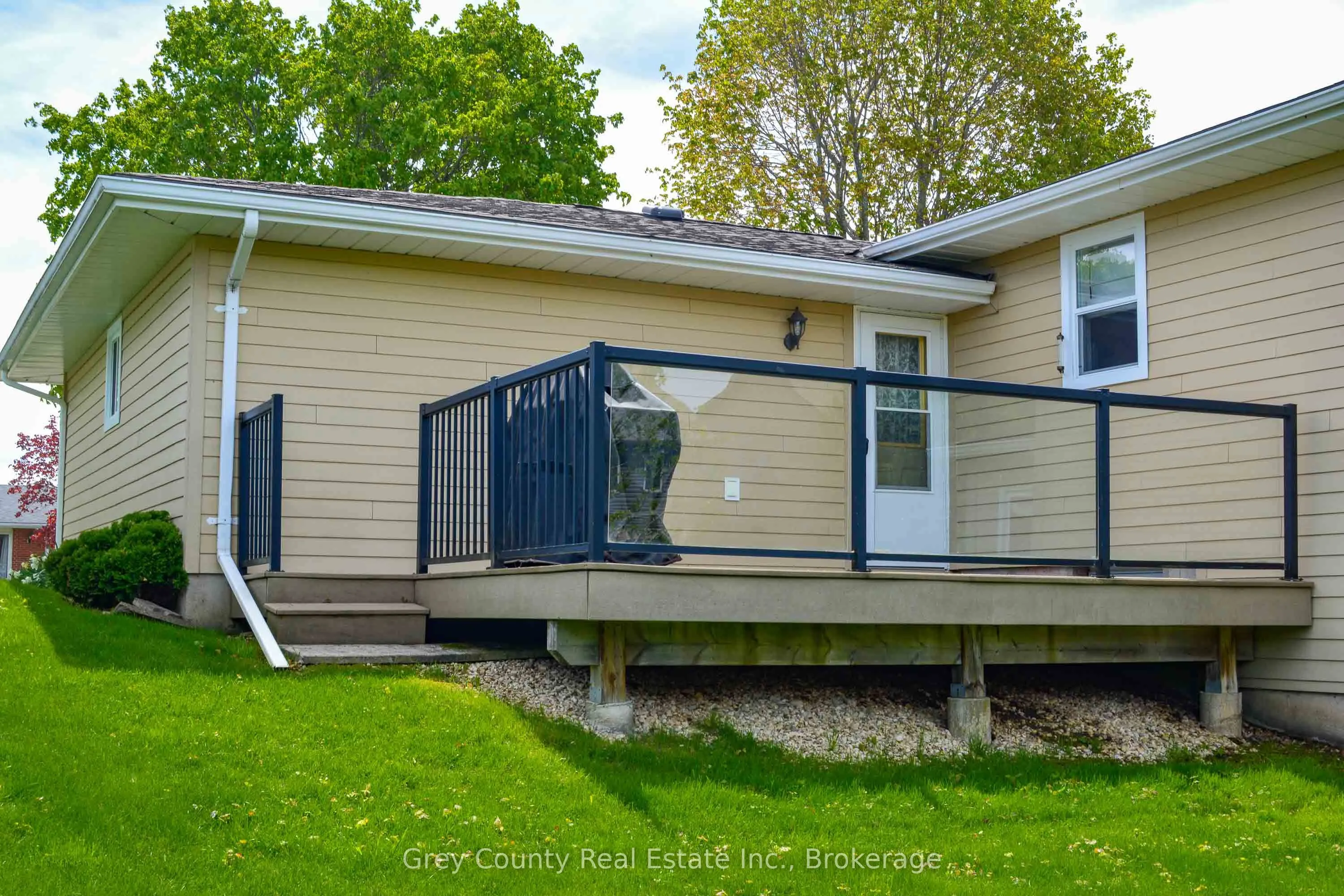 63 GRAYVIEW Drive