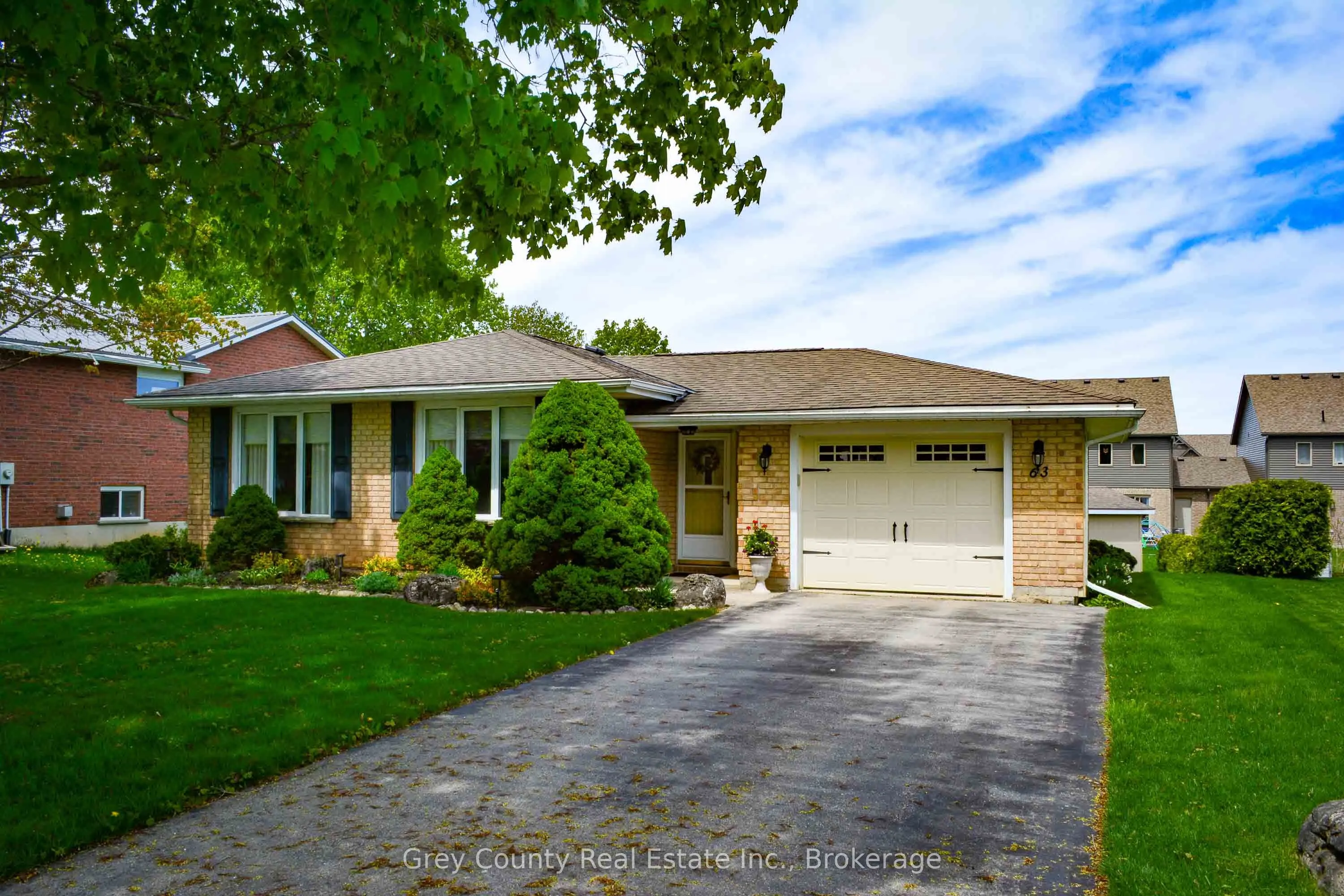 63 GRAYVIEW Drive