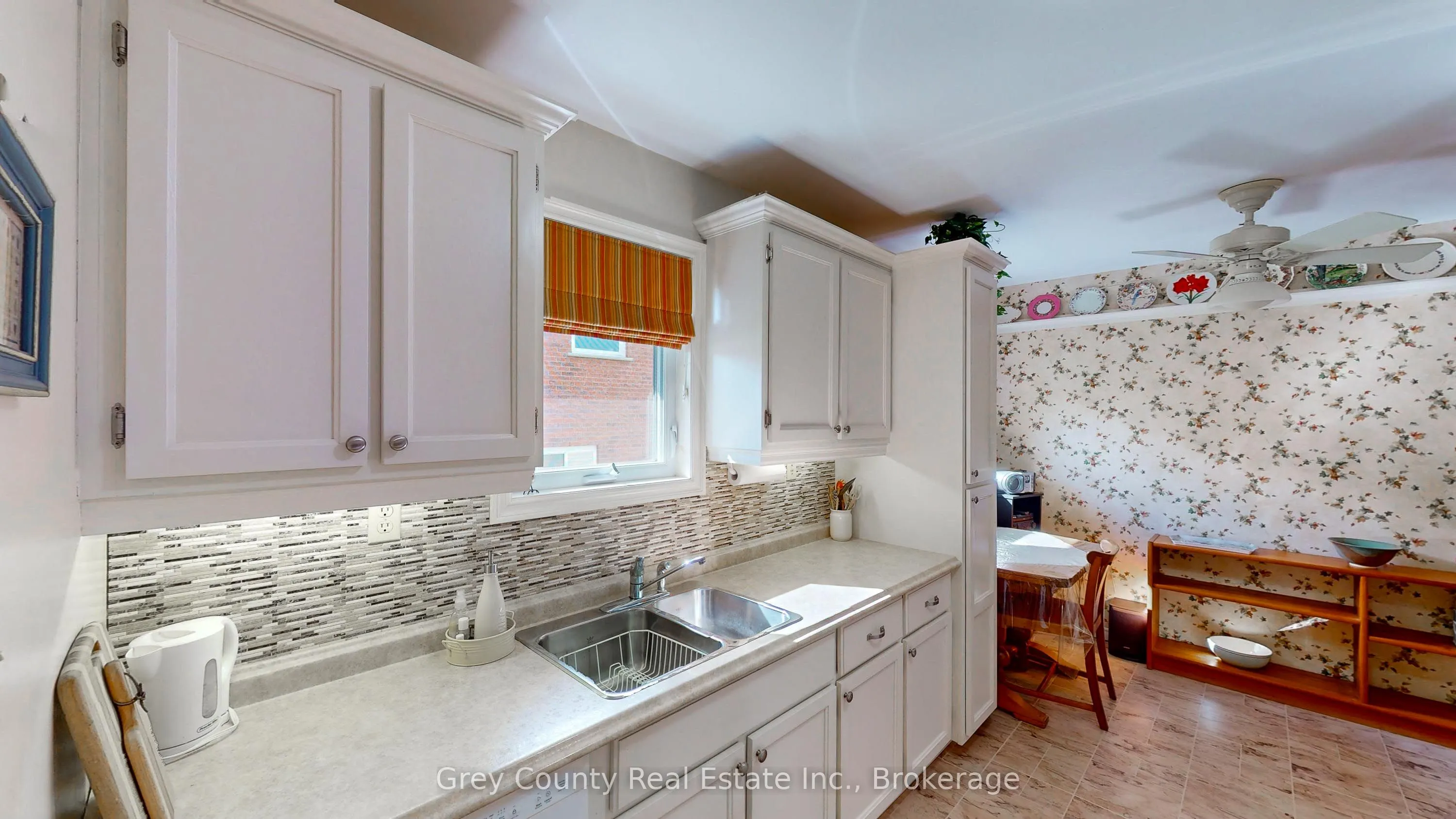 63 GRAYVIEW Drive