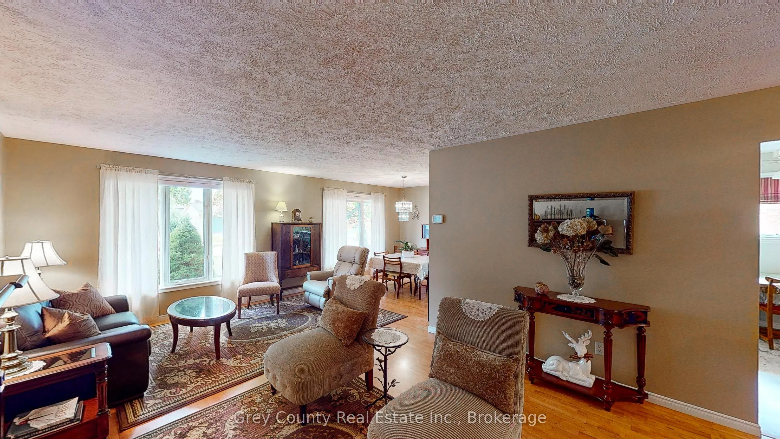 63 GRAYVIEW Drive