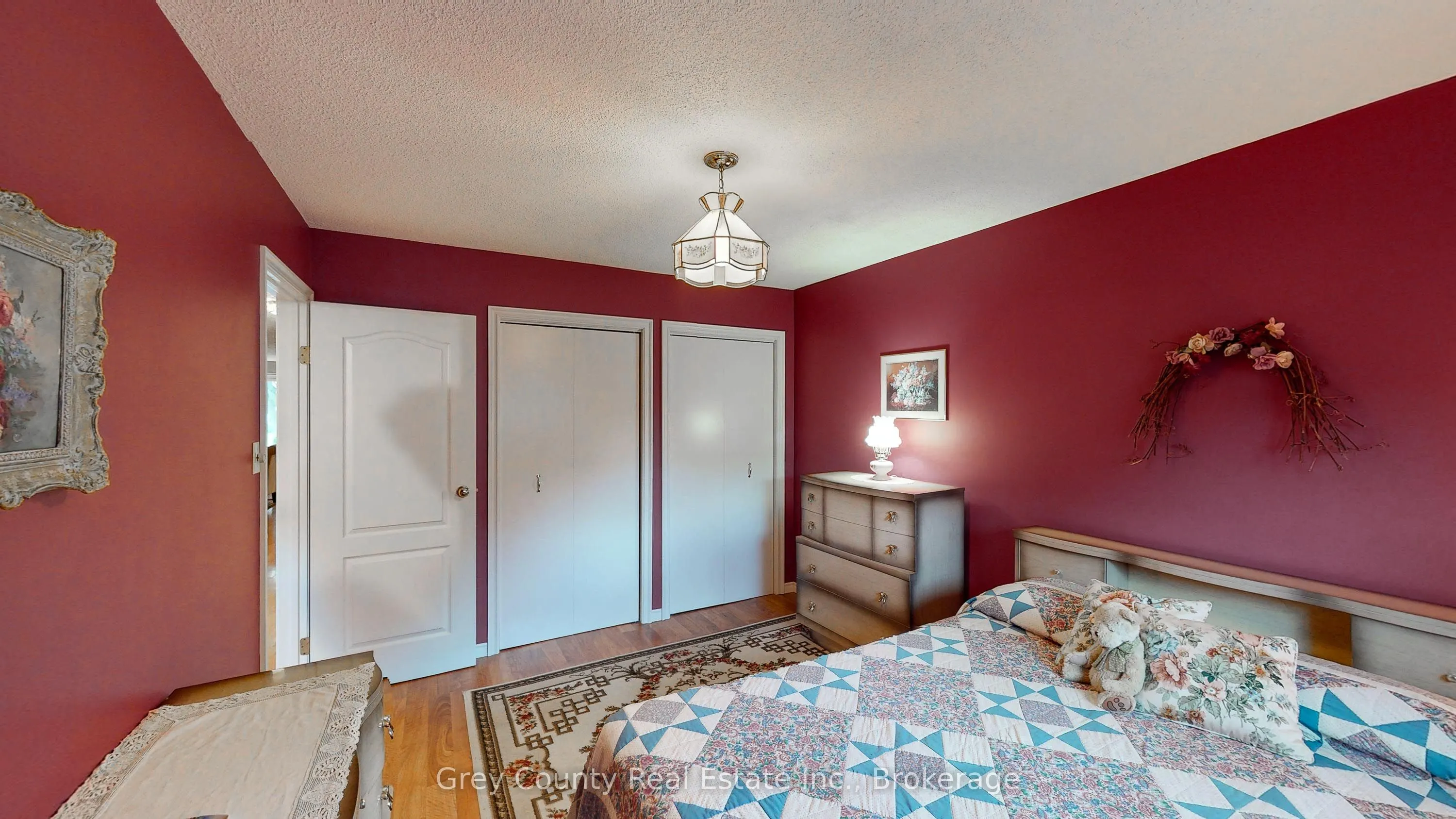 63 GRAYVIEW Drive