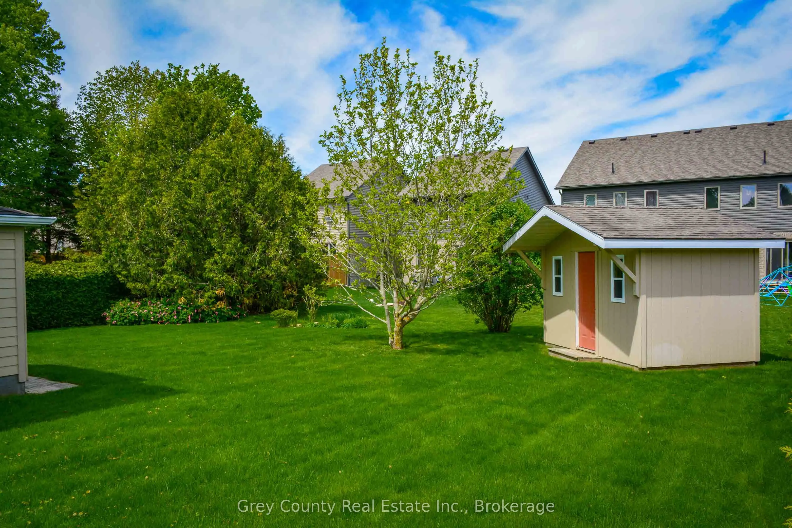 63 GRAYVIEW Drive