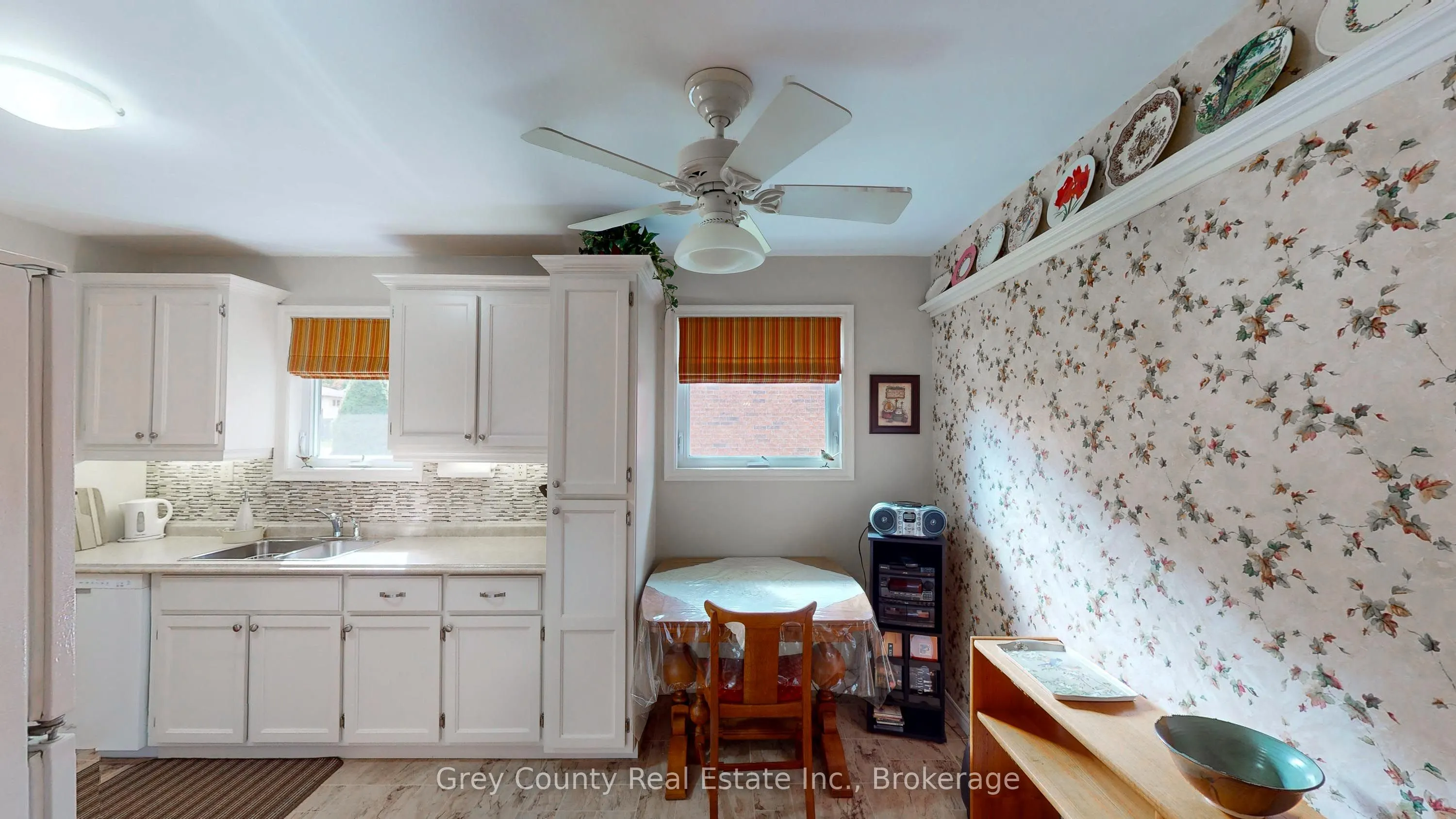 63 GRAYVIEW Drive