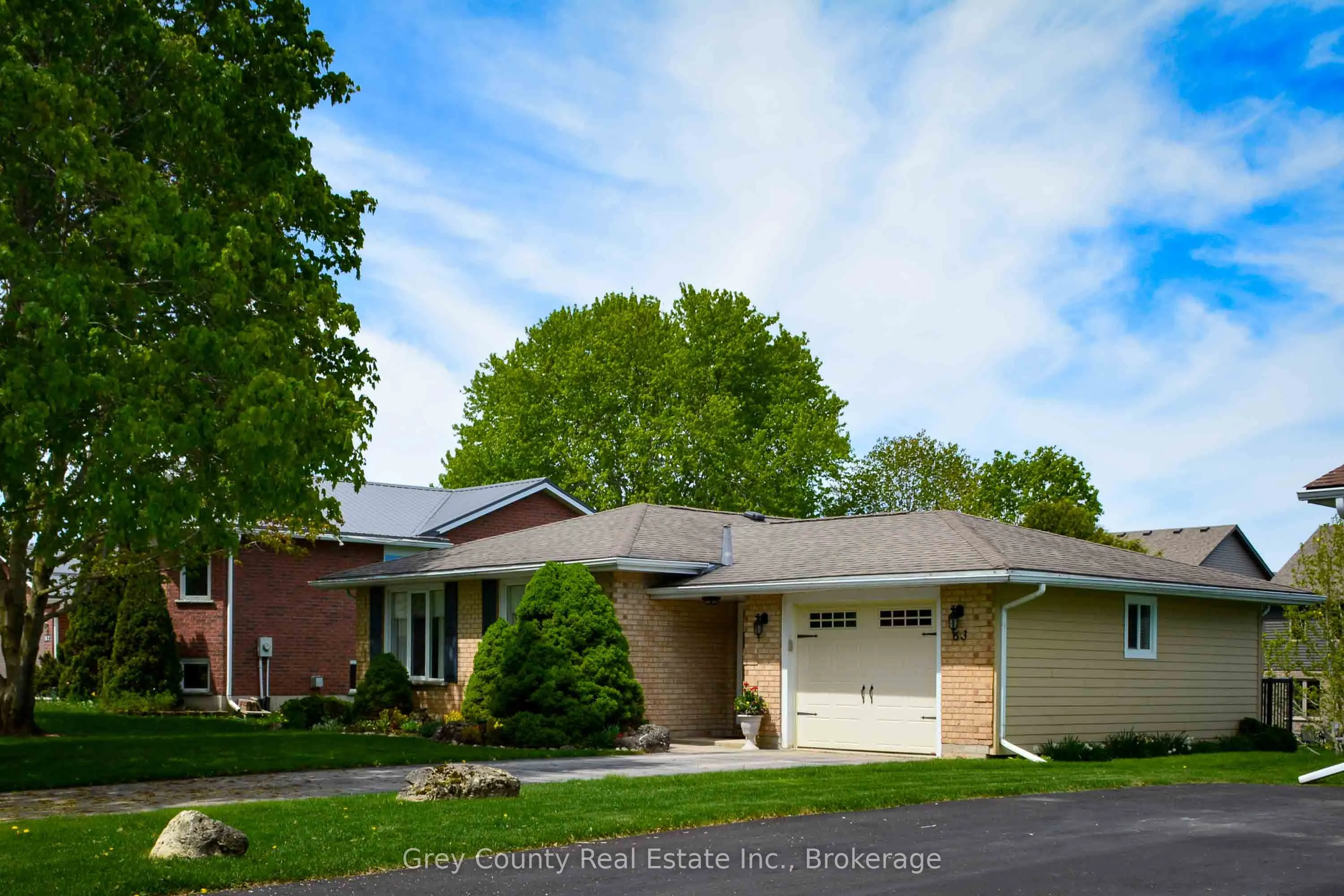 63 GRAYVIEW Drive