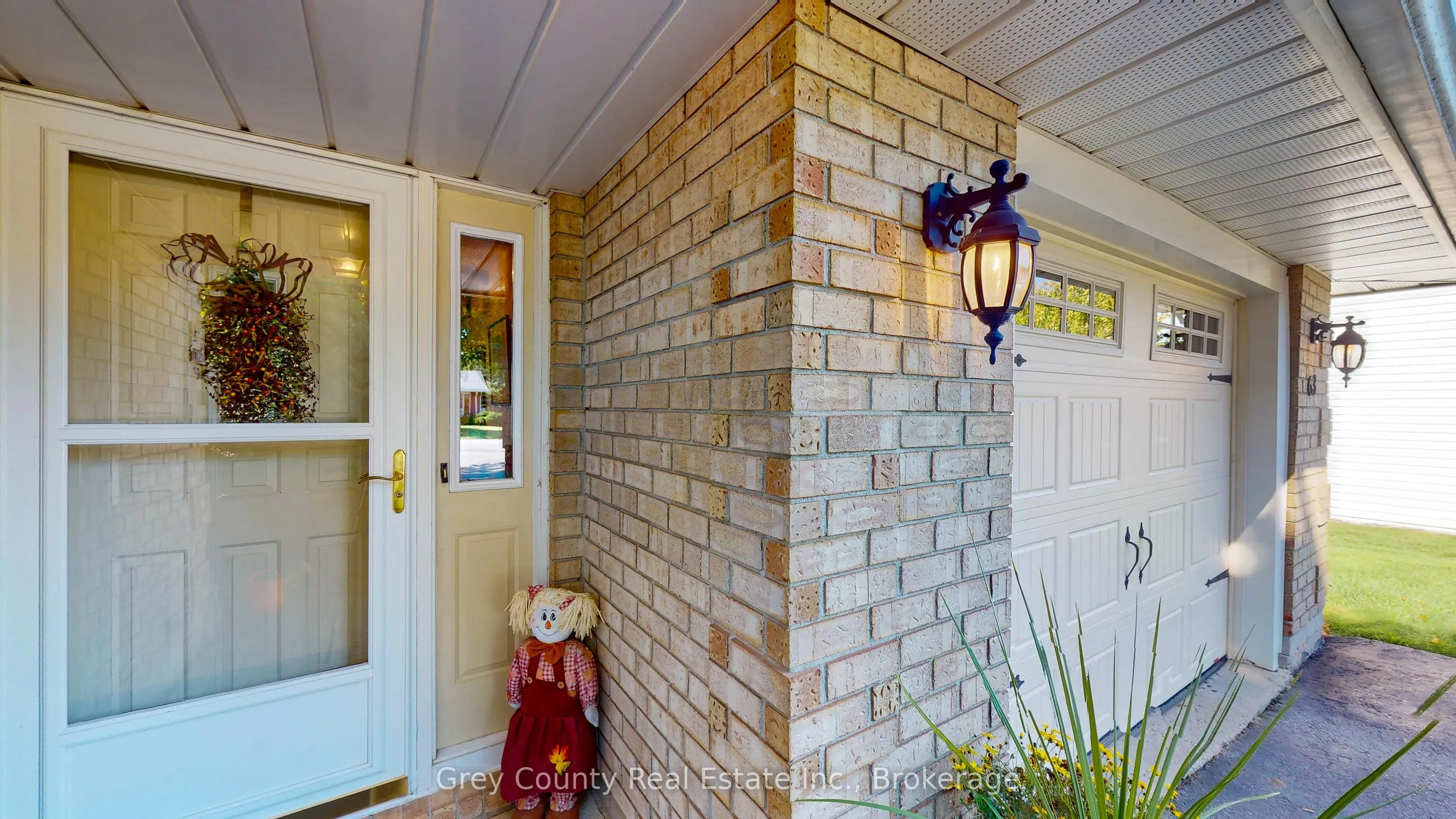 63 GRAYVIEW Drive