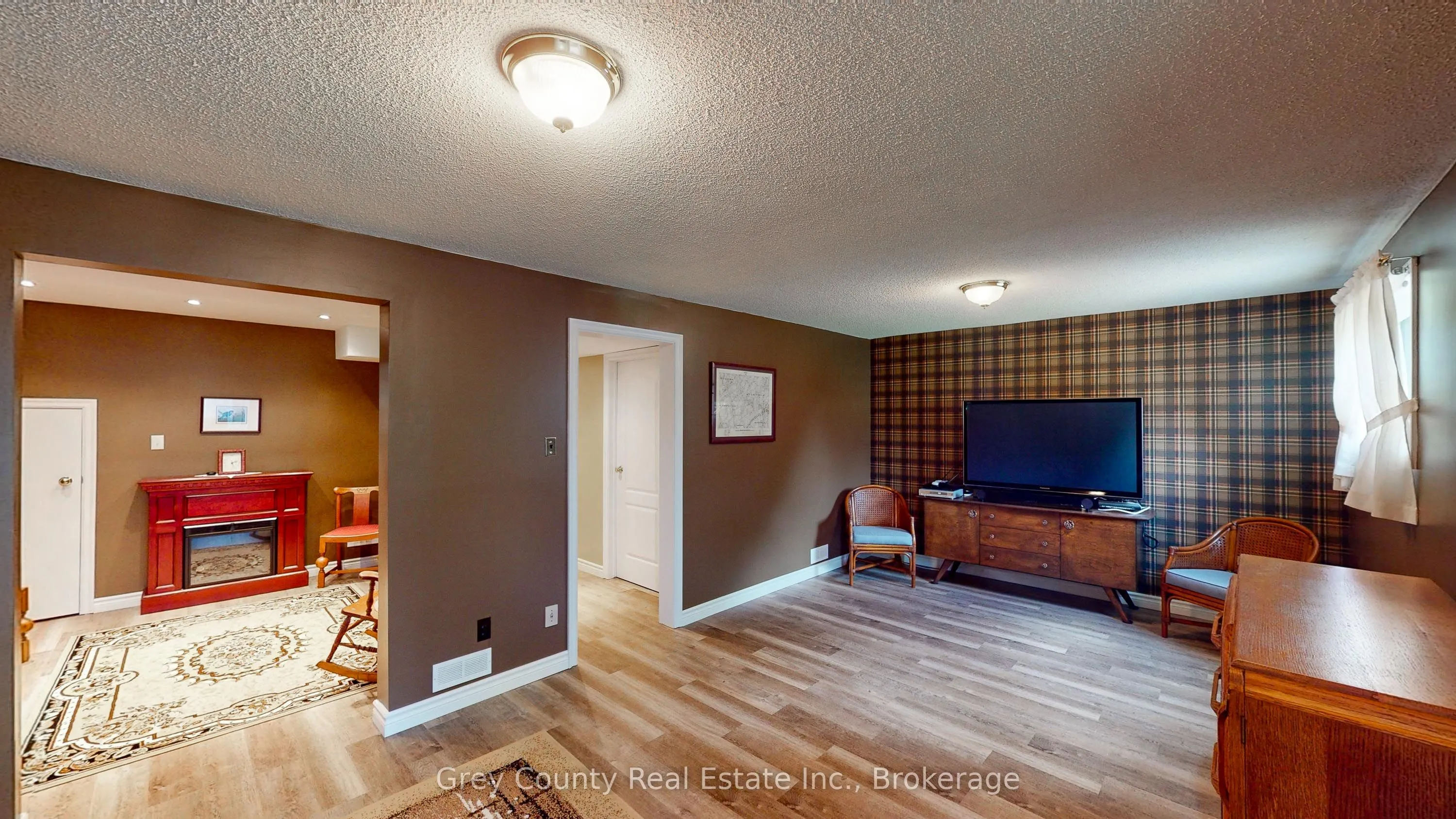 63 GRAYVIEW Drive