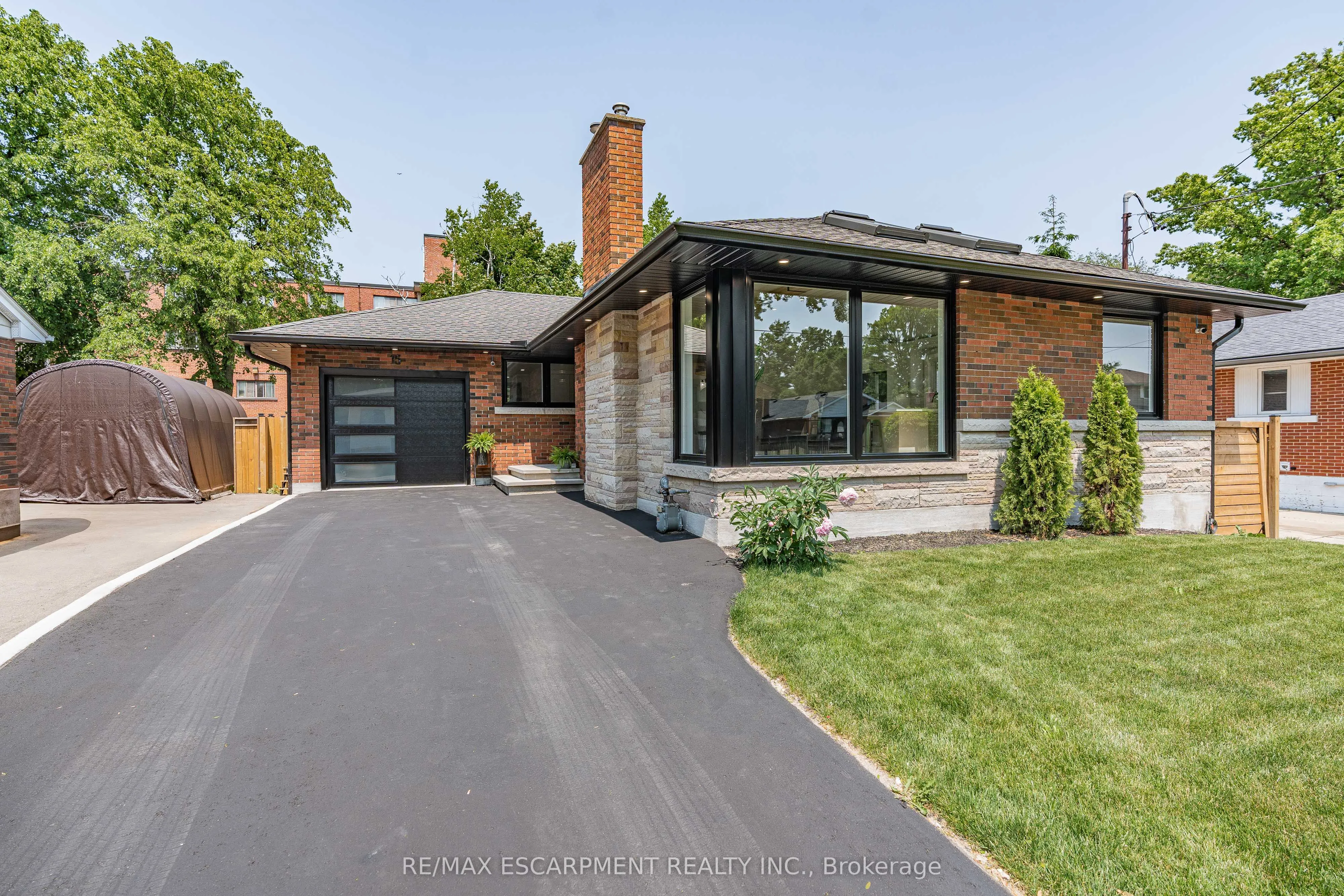 15 Hardale Crescent