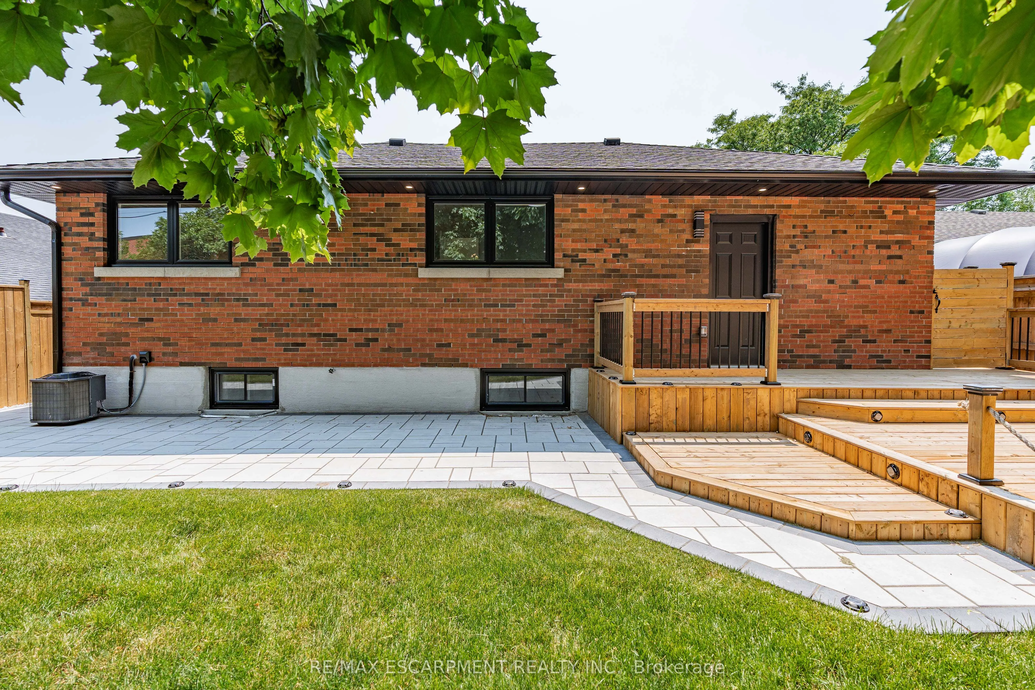15 Hardale Crescent