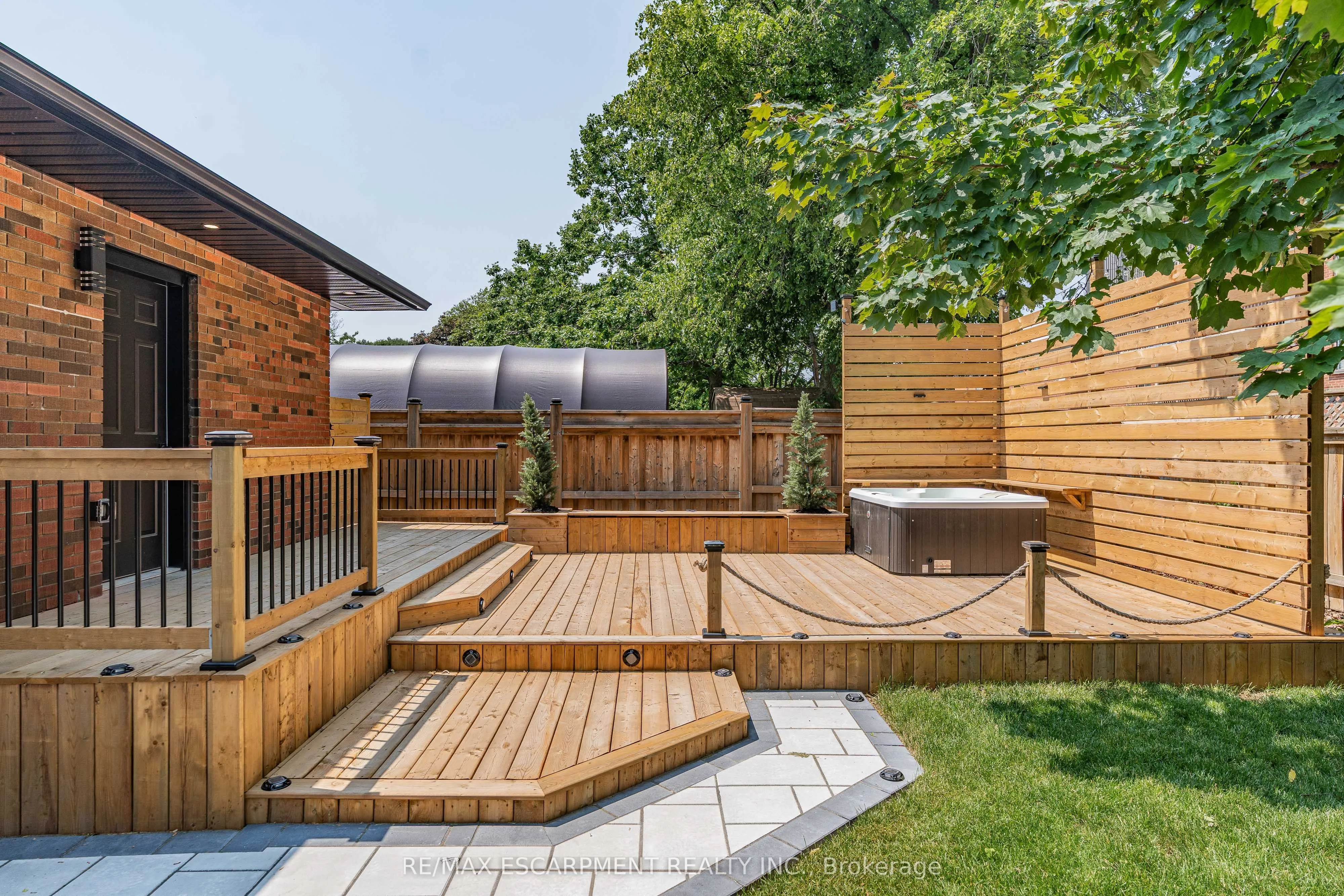 15 Hardale Crescent