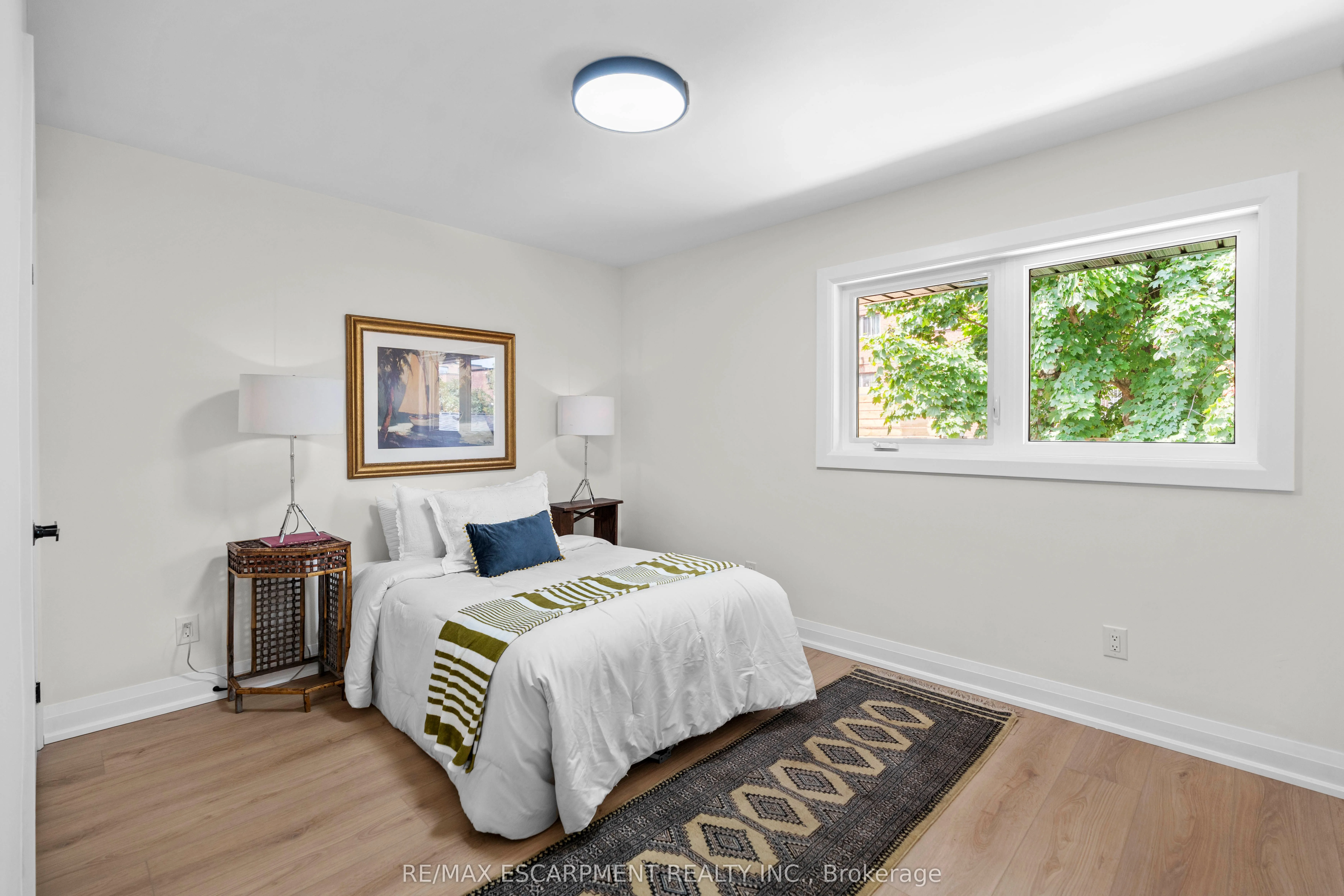 15 Hardale Crescent