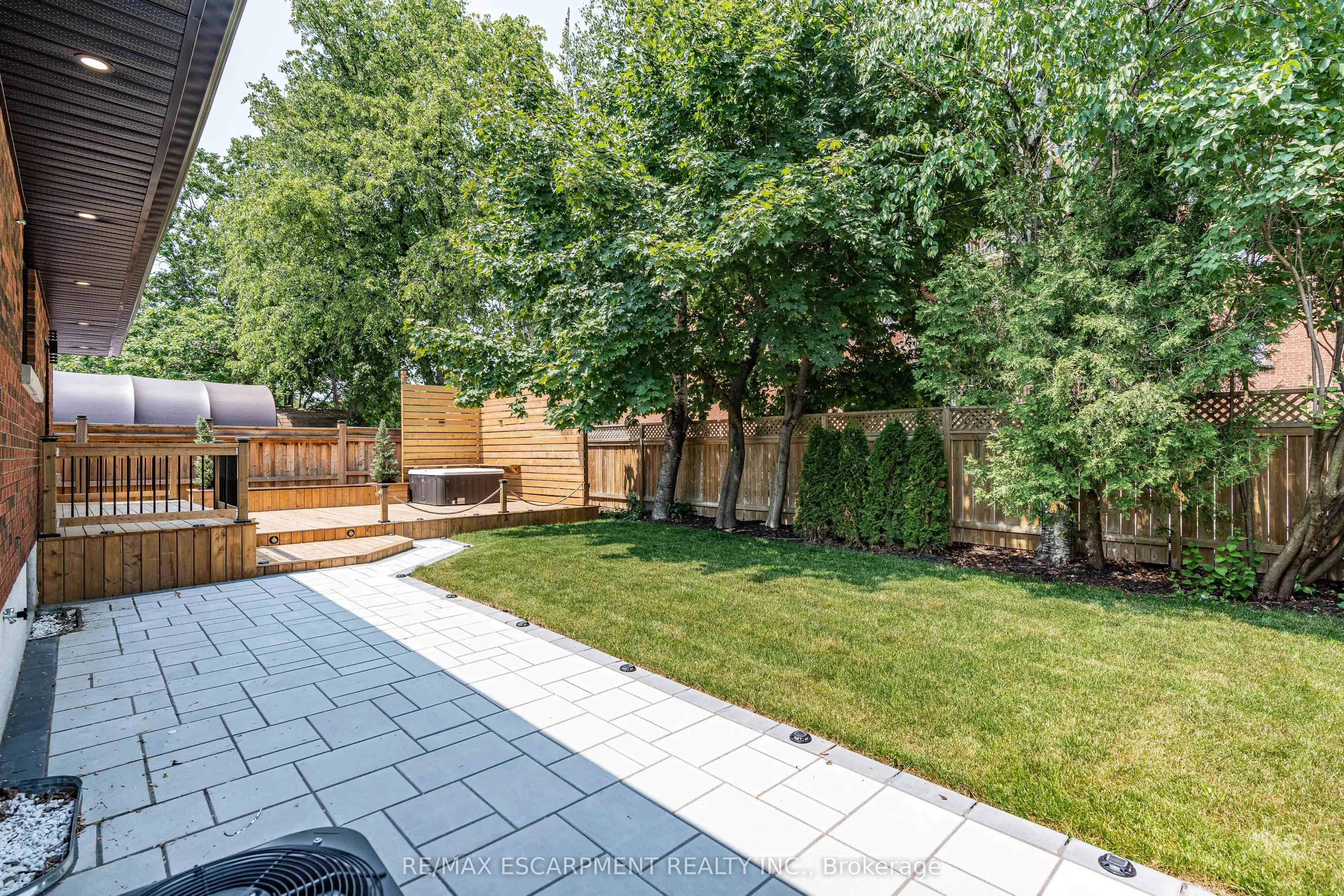 15 Hardale Crescent