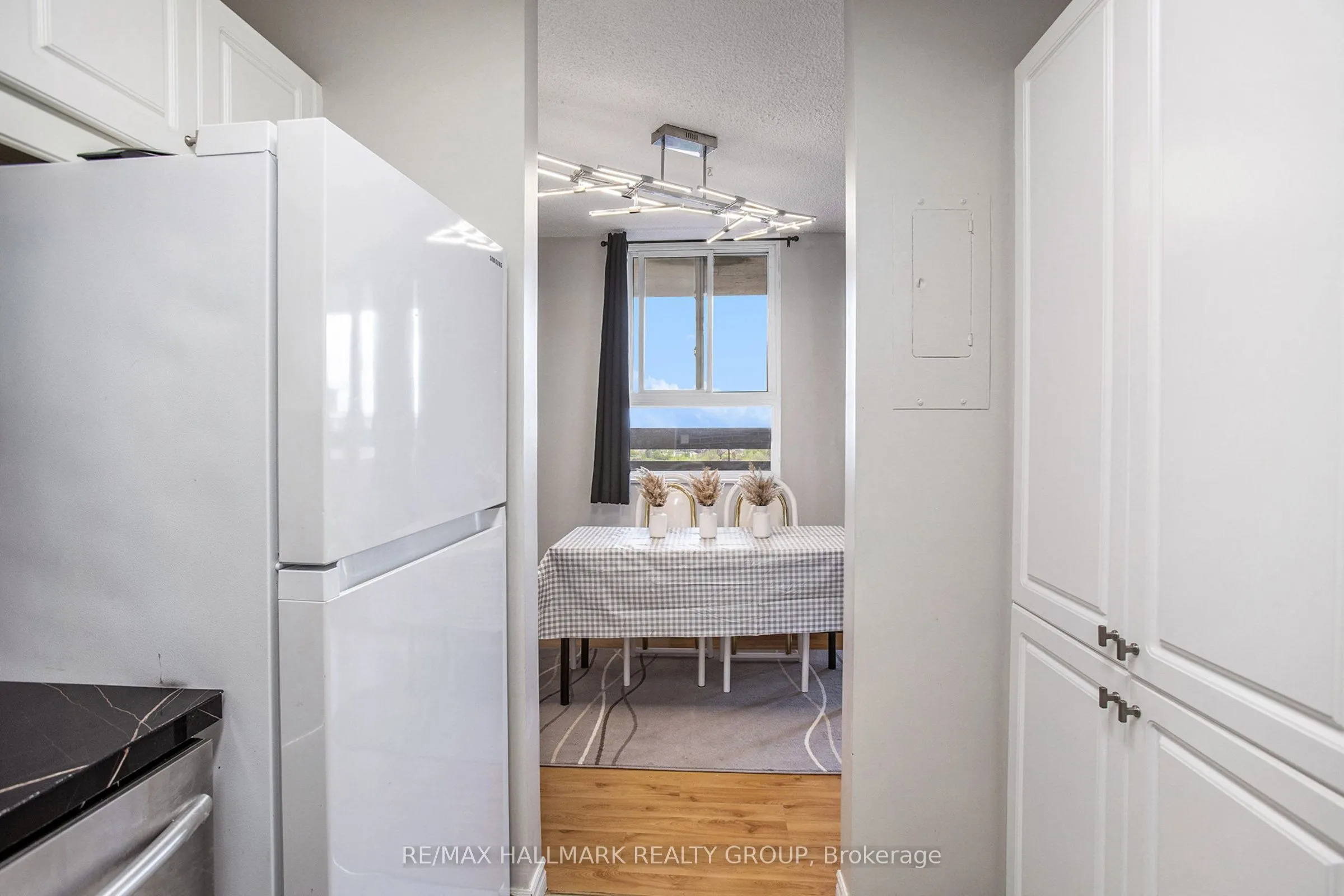 2000 Jasmine Crescent, #1508